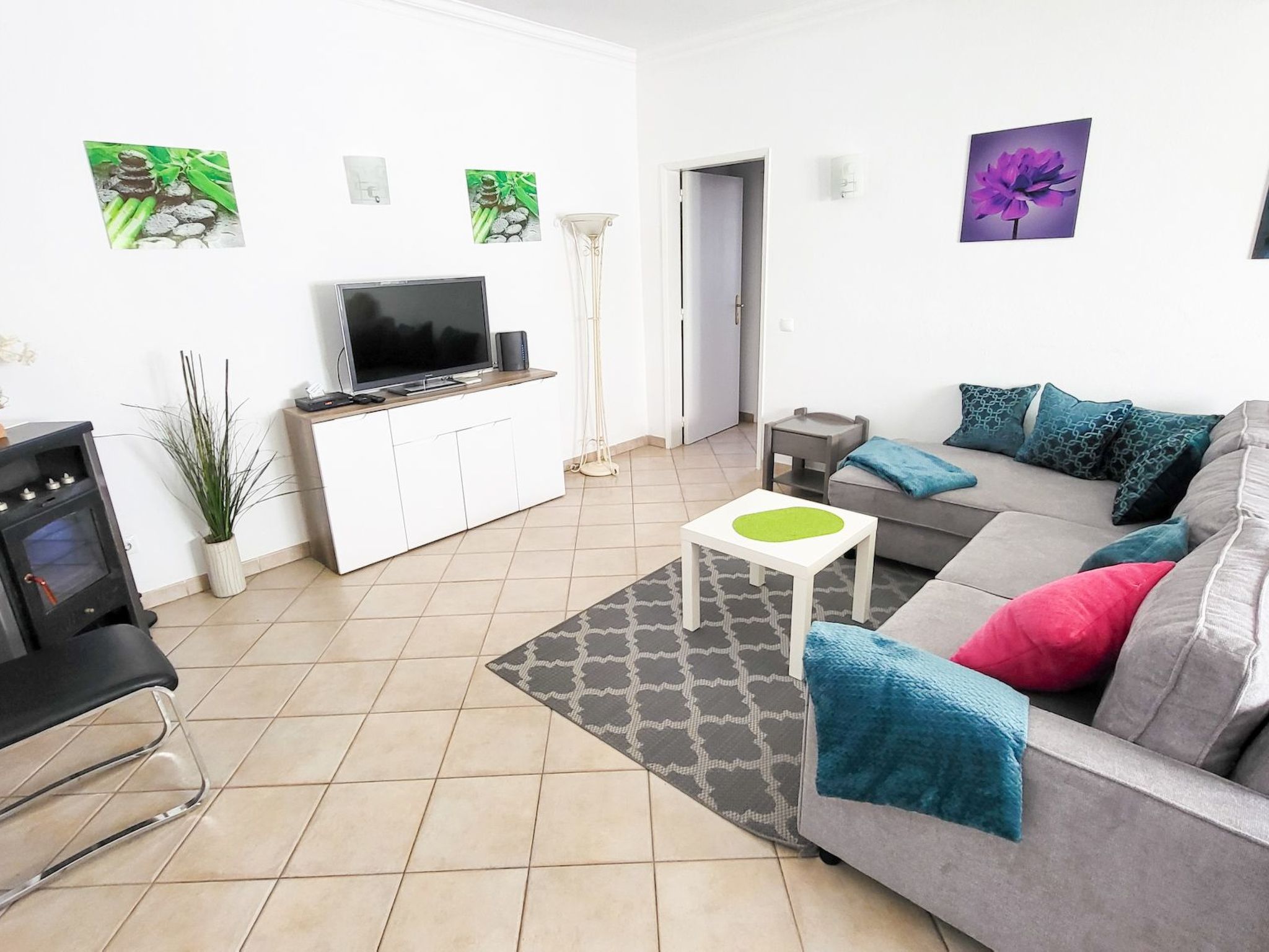 Wohnung mit Blick auf das Wasser-Image-tags.info