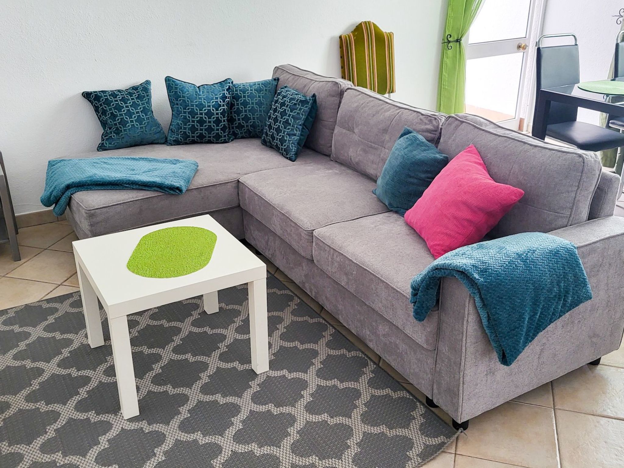 Wohnung mit Blick auf das Wasser-Image-tags.info