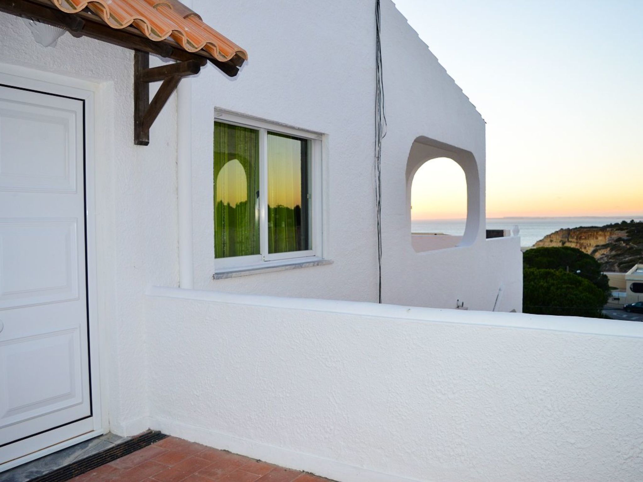 Wohnung mit Blick auf das Wasser-Image-tags.info