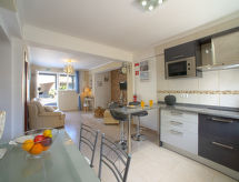 Modern appartement aan de Algarve Golf met gedeeld zwembad en uitzicht - thumbnail 3