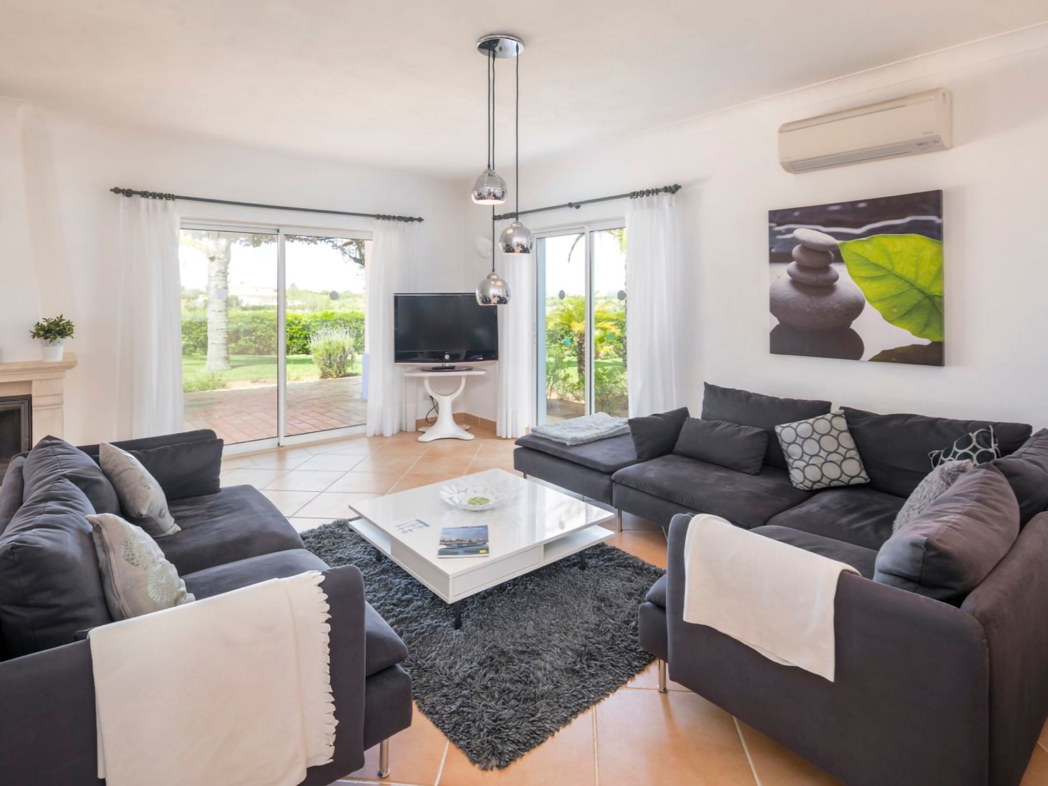 Luxuriöse Villa - Privater Pool und schöner Garten-Drinnen