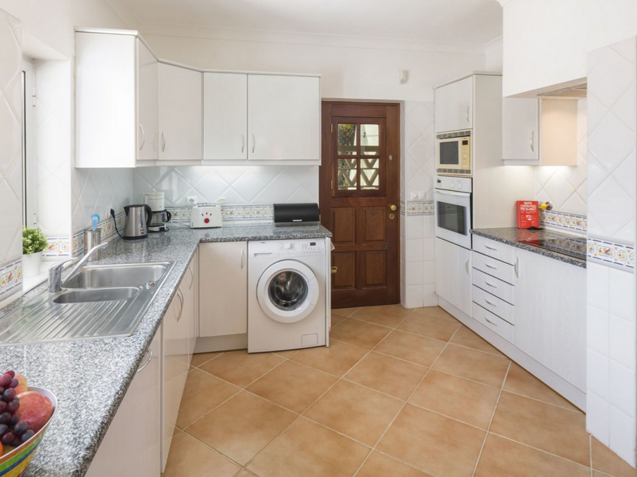 Luxuriöse Villa - Privater Pool und schöner Garten-Drinnen