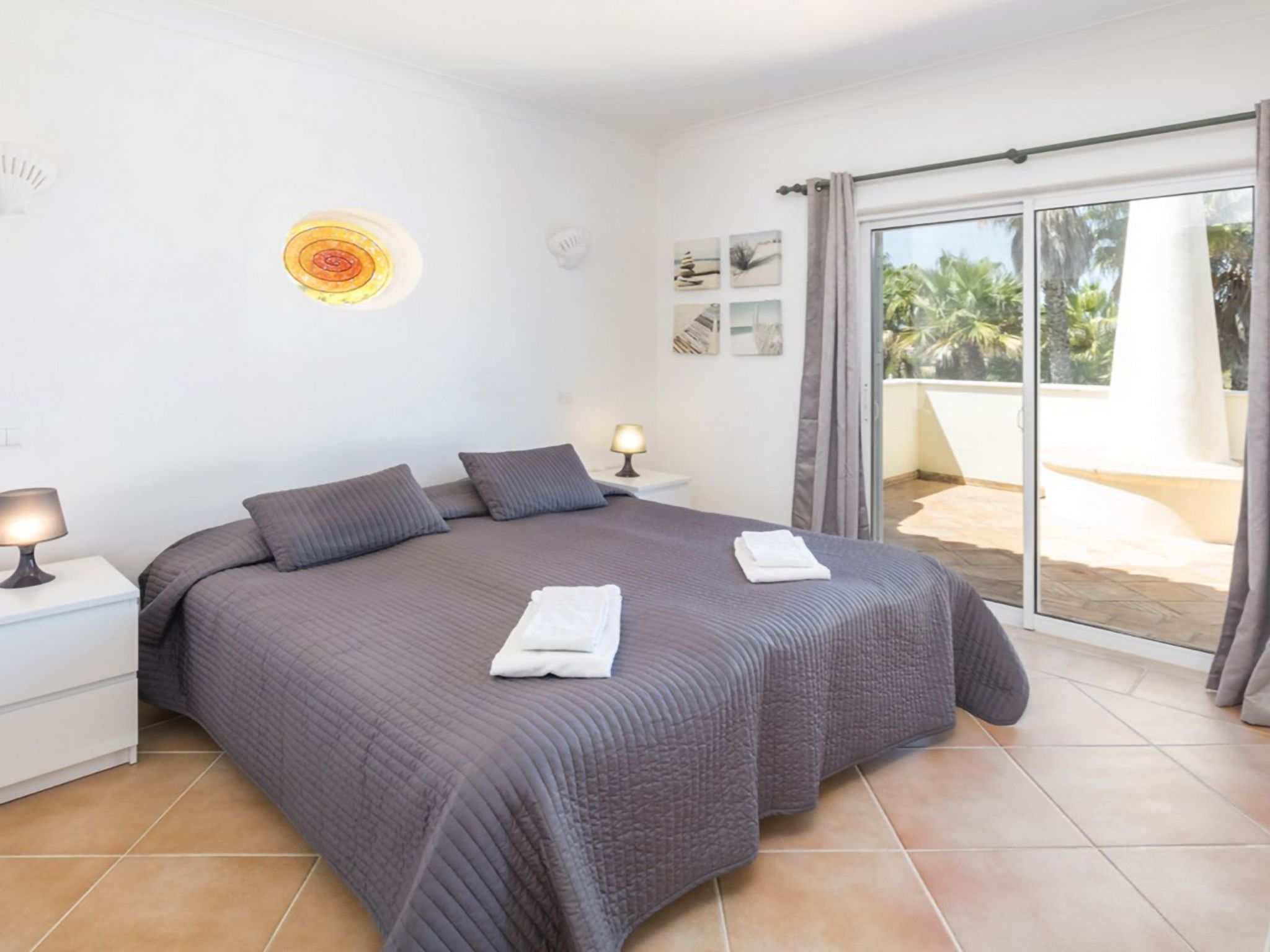 Luxuriöse Villa - Privater Pool und schöner Garten-Drinnen