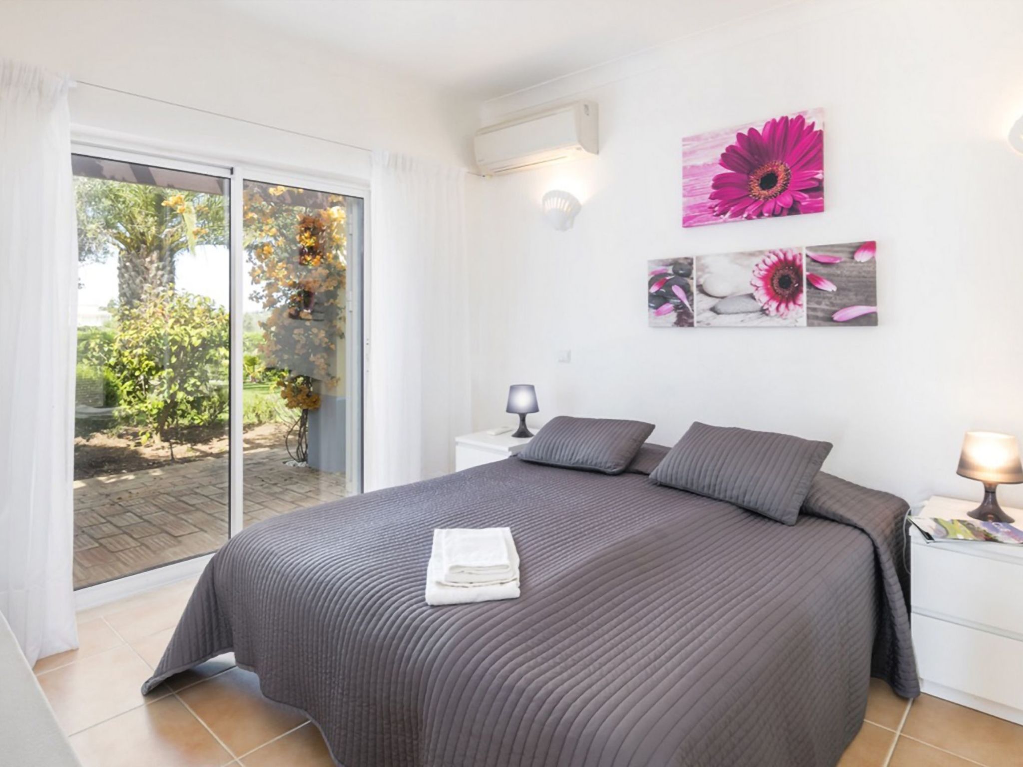 Luxuriöse Villa - Privater Pool und schöner Garten-Drinnen