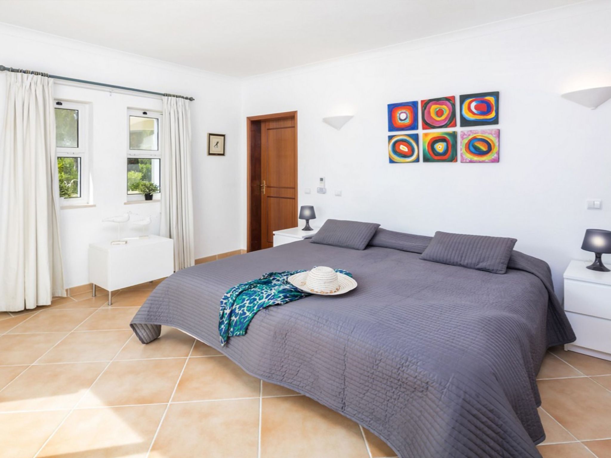 Luxuriöse Villa - Privater Pool und schöner Garten-Drinnen