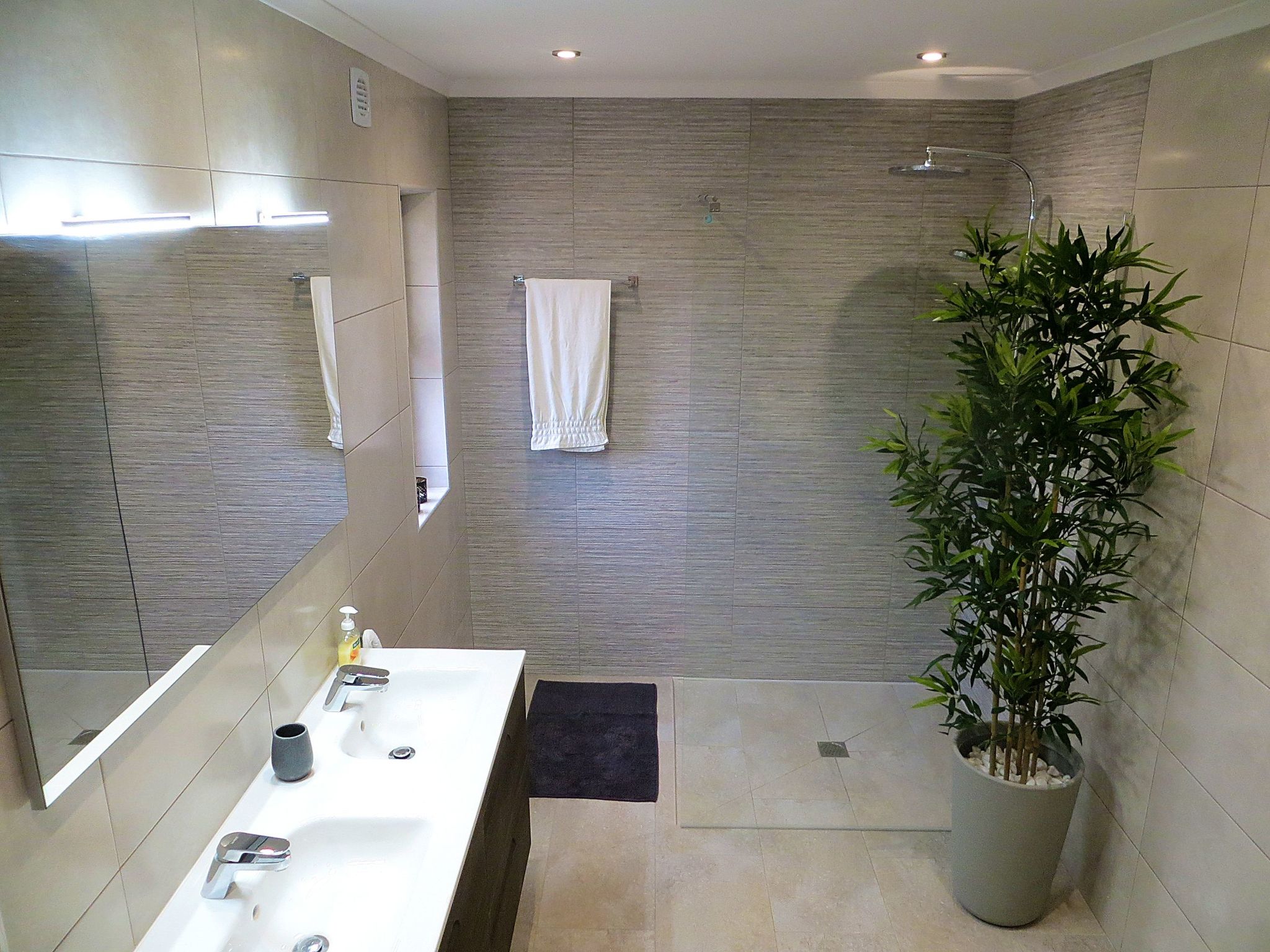 Luxuriöse Villa - Privater Pool und schöner Garten-Drinnen