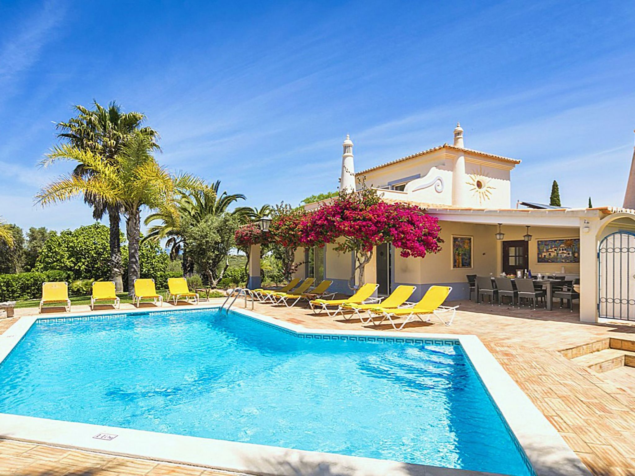 Luxuriöse Villa - Privater Pool und schöner Garten-Drinnen