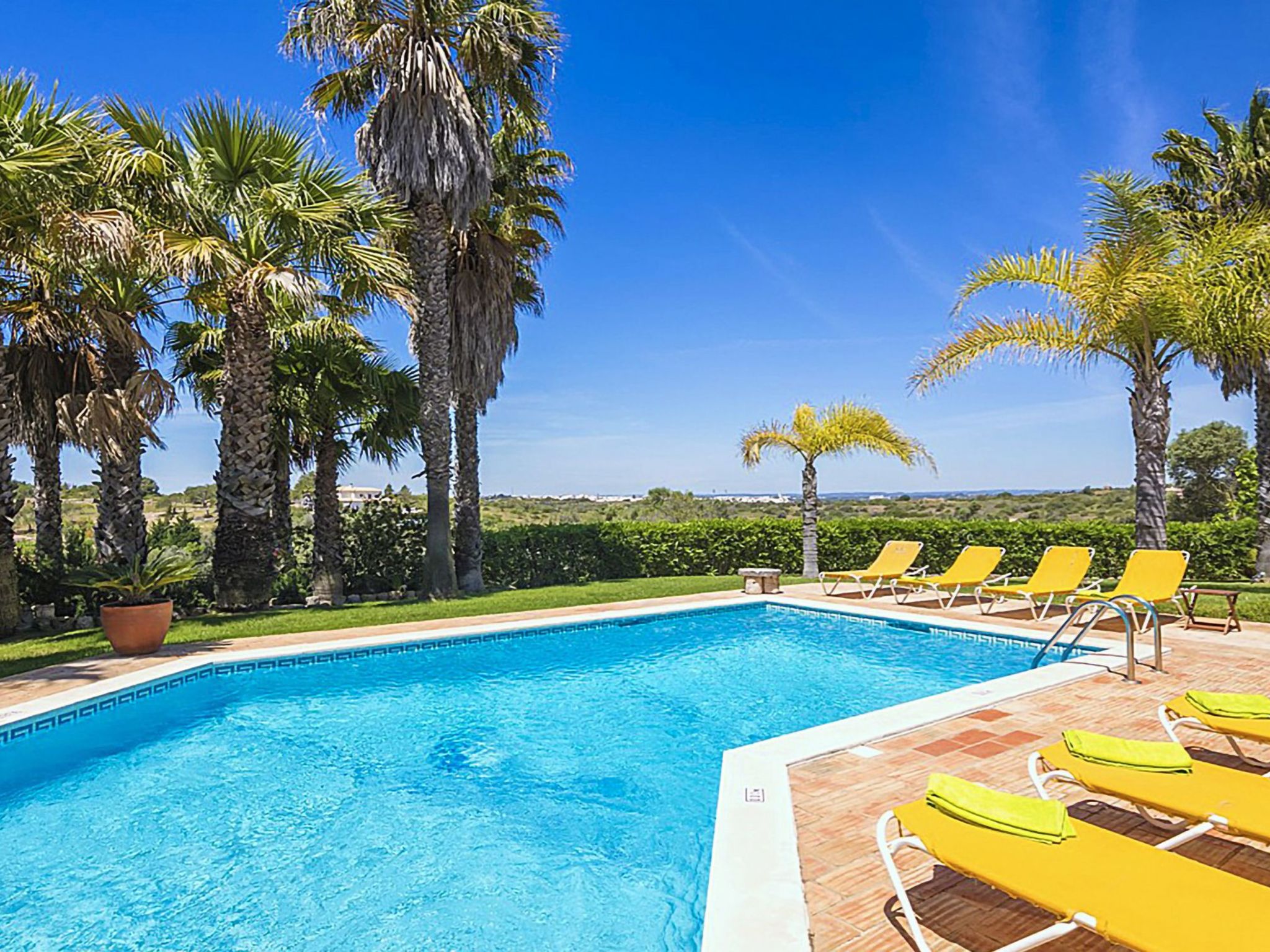 Luxuriöse Villa - Privater Pool und schöner Garten-Drinnen