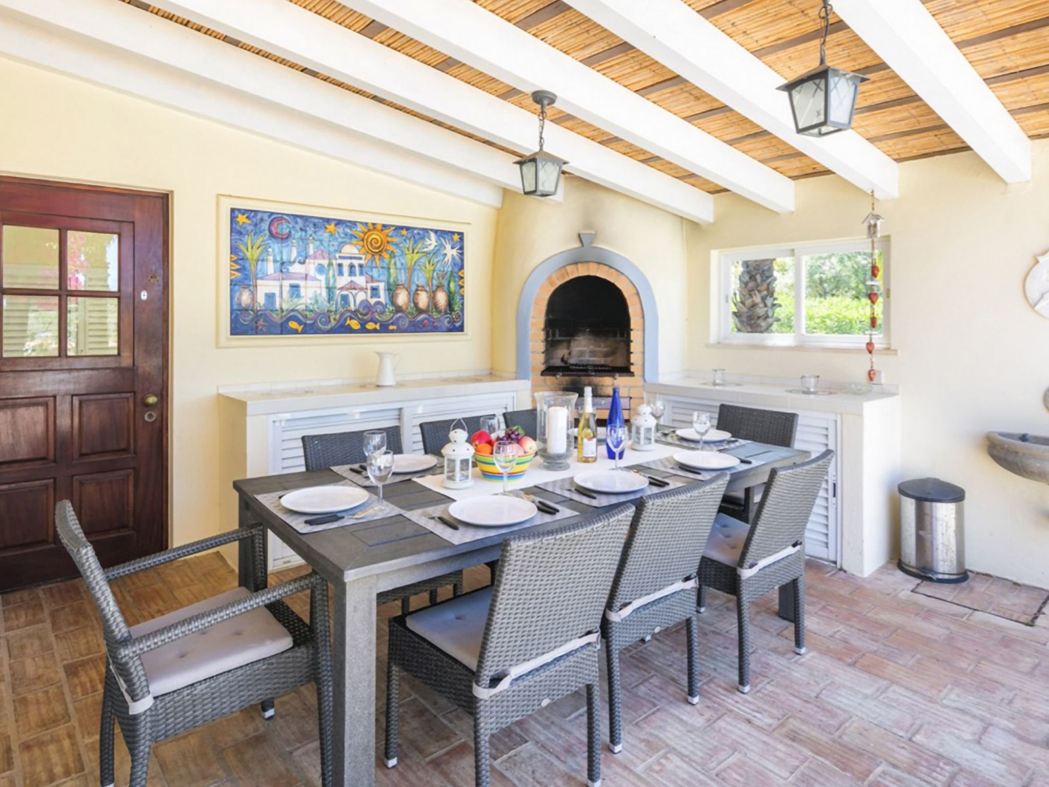 Luxuriöse Villa - Privater Pool und schöner Garten-Drinnen