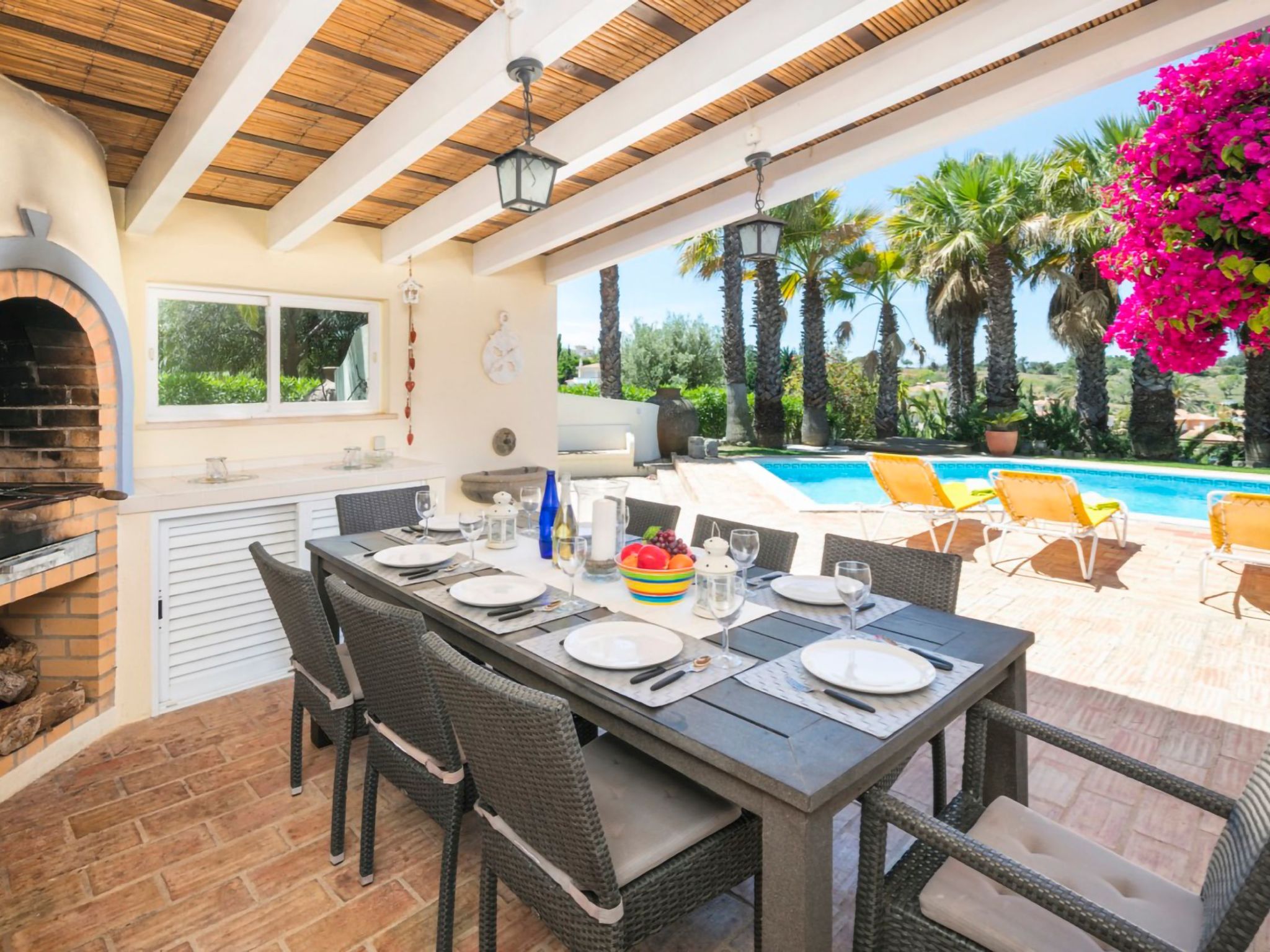 Luxuriöse Villa - Privater Pool und schöner Garten-Drinnen