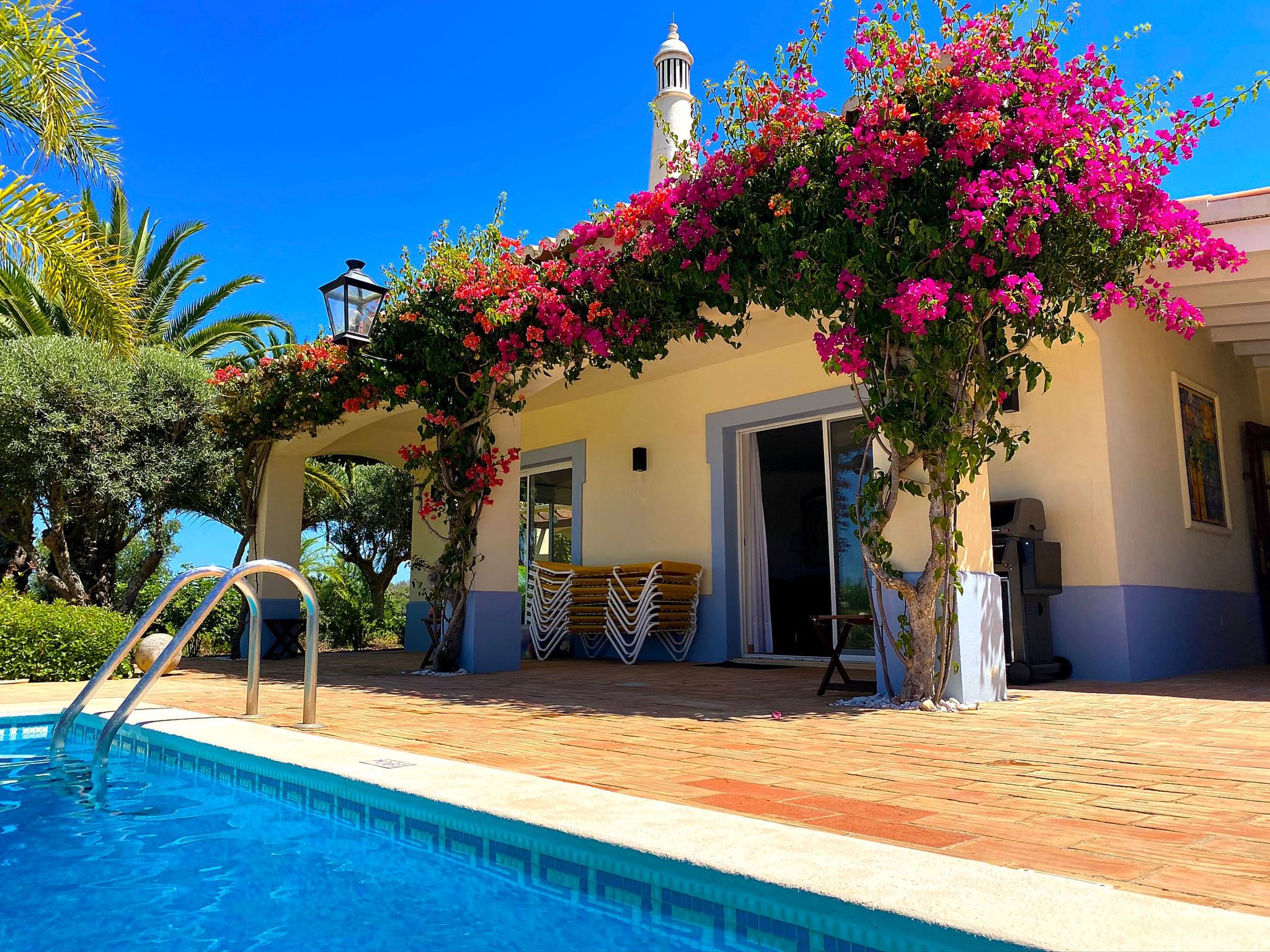 Luxuriöse Villa - Privater Pool und schöner Garten-Drinnen