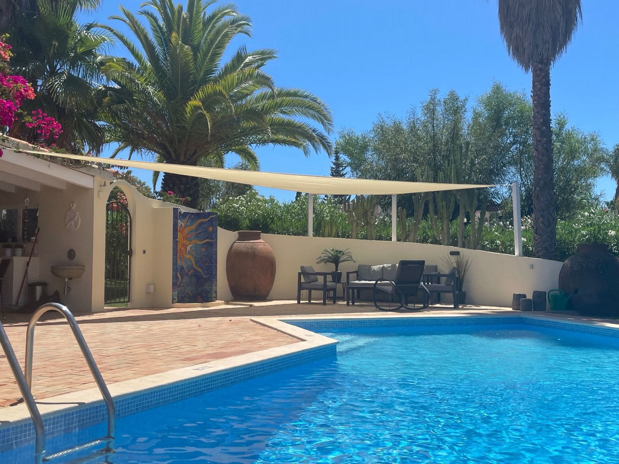 Luxuriöse Villa - Privater Pool und schöner Garten-Drinnen