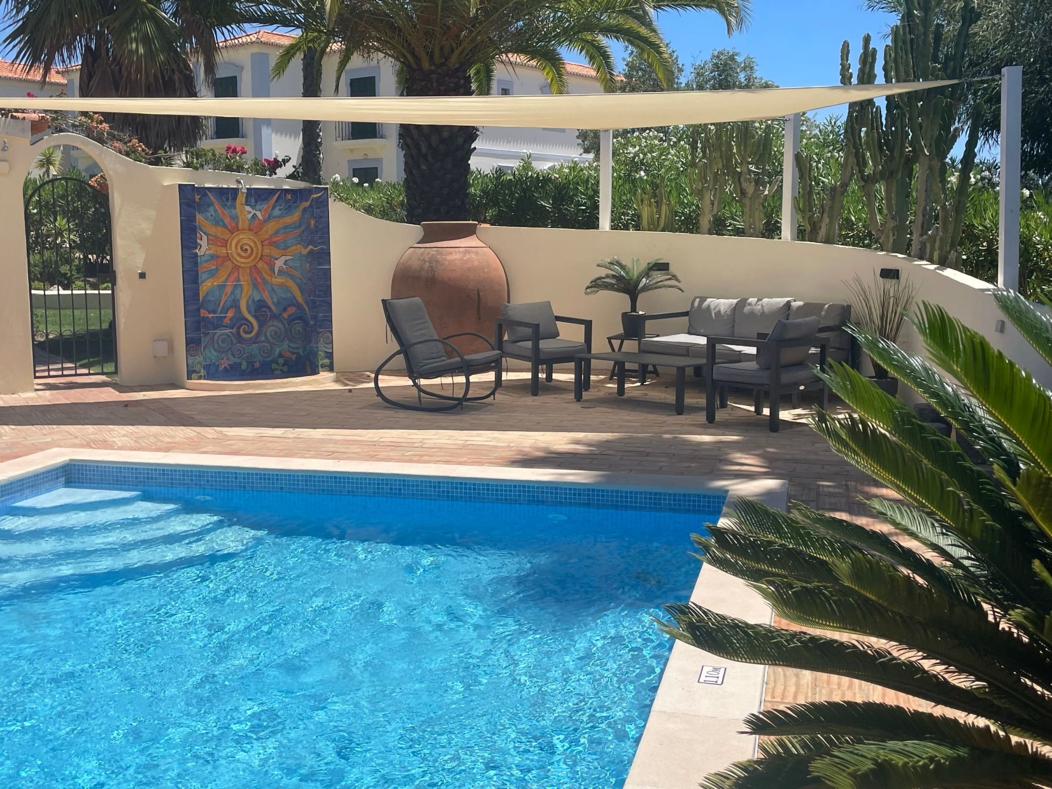 Luxuriöse Villa - Privater Pool und schöner Garten-Drinnen