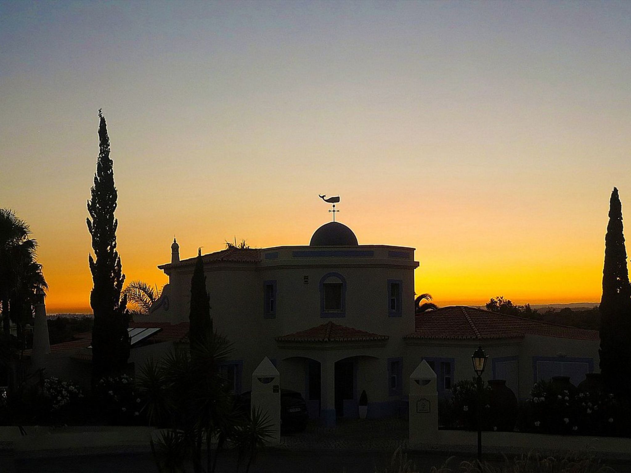 Luxuriöse Villa - Privater Pool und schöner Garten-Drinnen