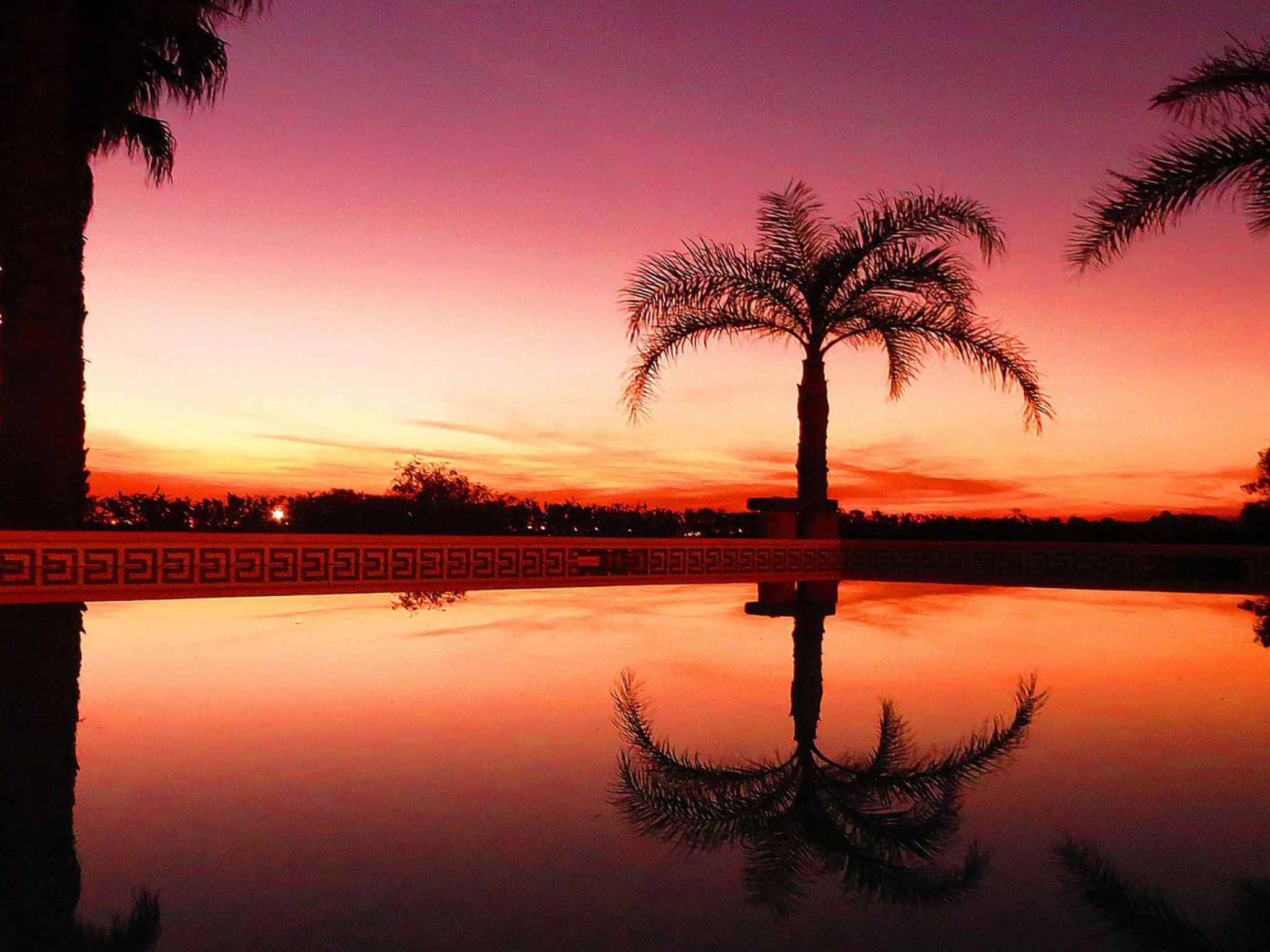 Luxuriöse Villa - Privater Pool und schöner Garten-Drinnen
