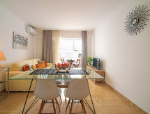 Knus appartement aan zee in centrum Armação de Pêra, 120m van strand - thumbnail 2