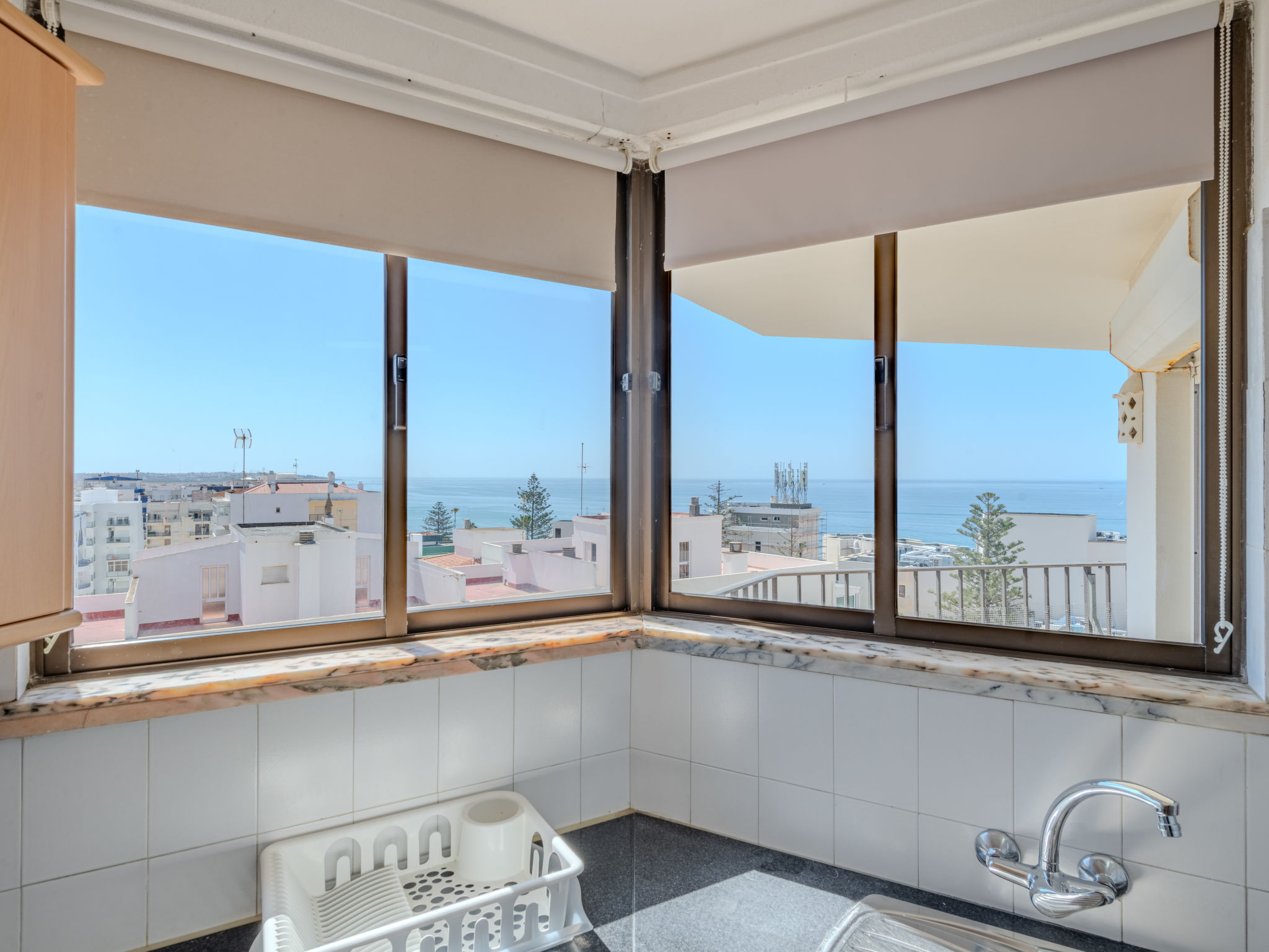 Excellent seafront & seaview - Dedans