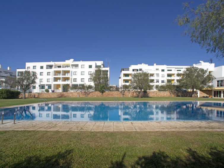 Op 650 m van zee: Comfortabel appartement in Armação de Pêra in Armação de Pêra