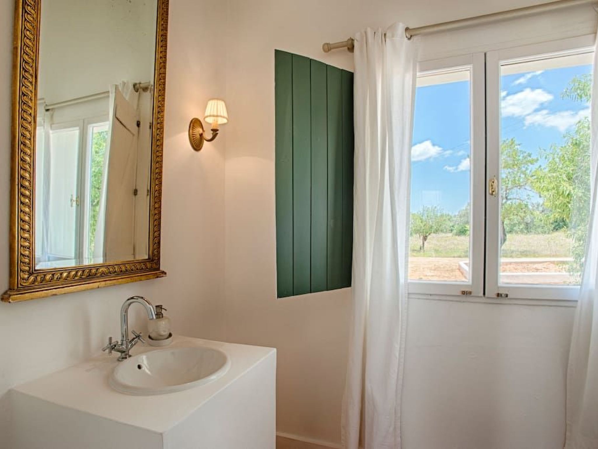 Photo of Ferienvilla mit Garten, Grill und Terrasse