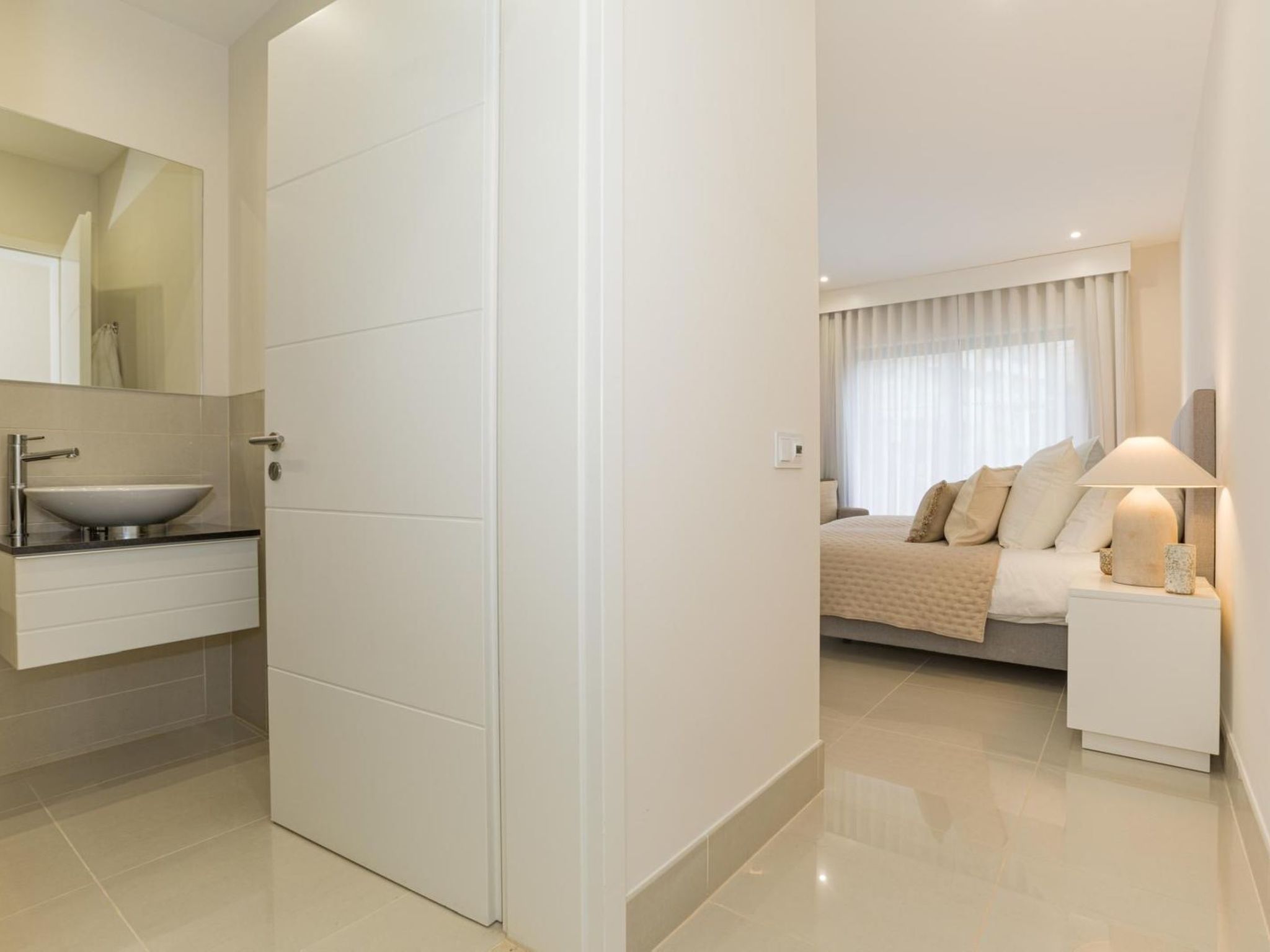 Pine Hills Reva Santuary Modern Elegance-Inside