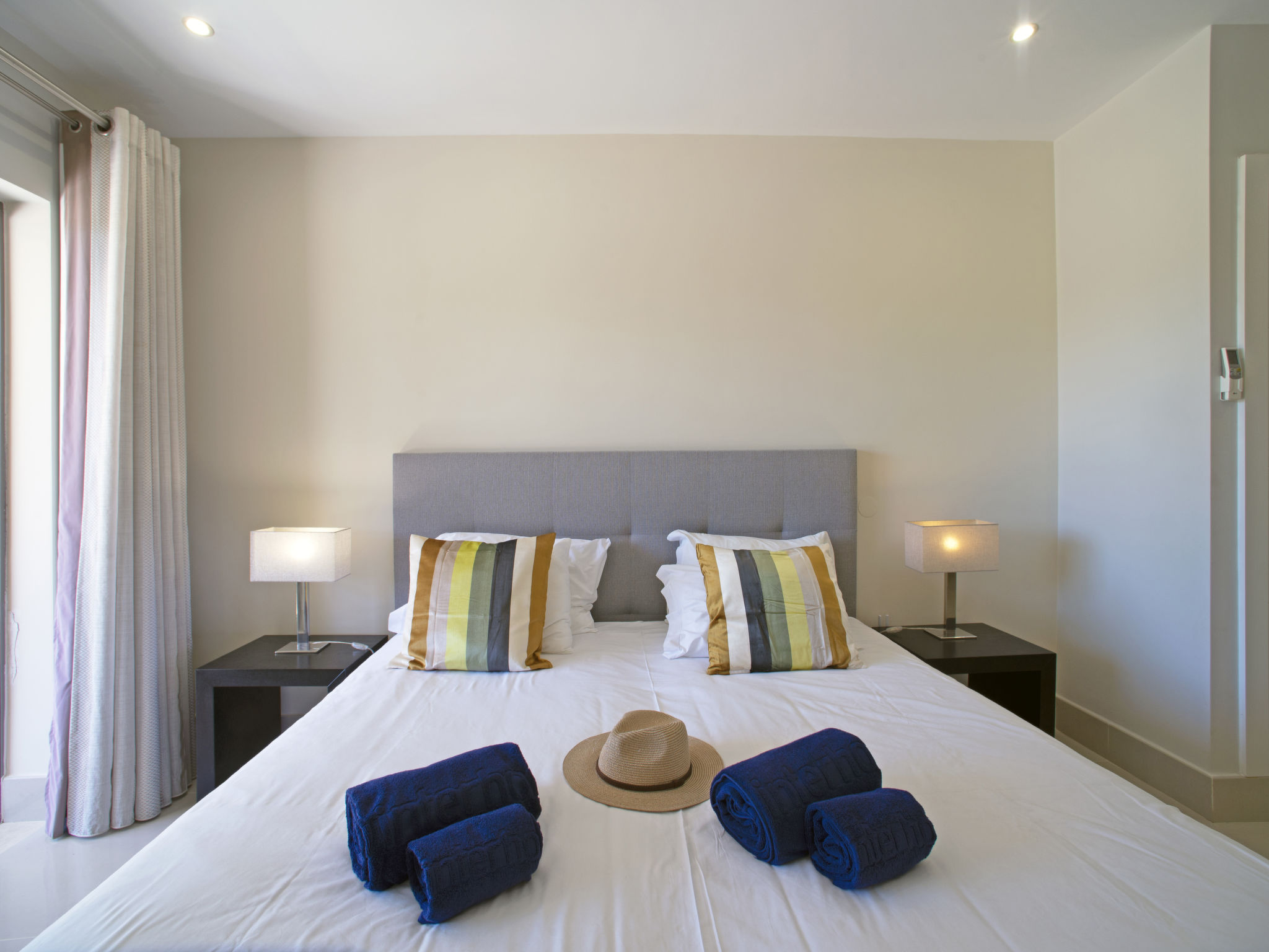 Pine Hills Turquesa-Drinnen