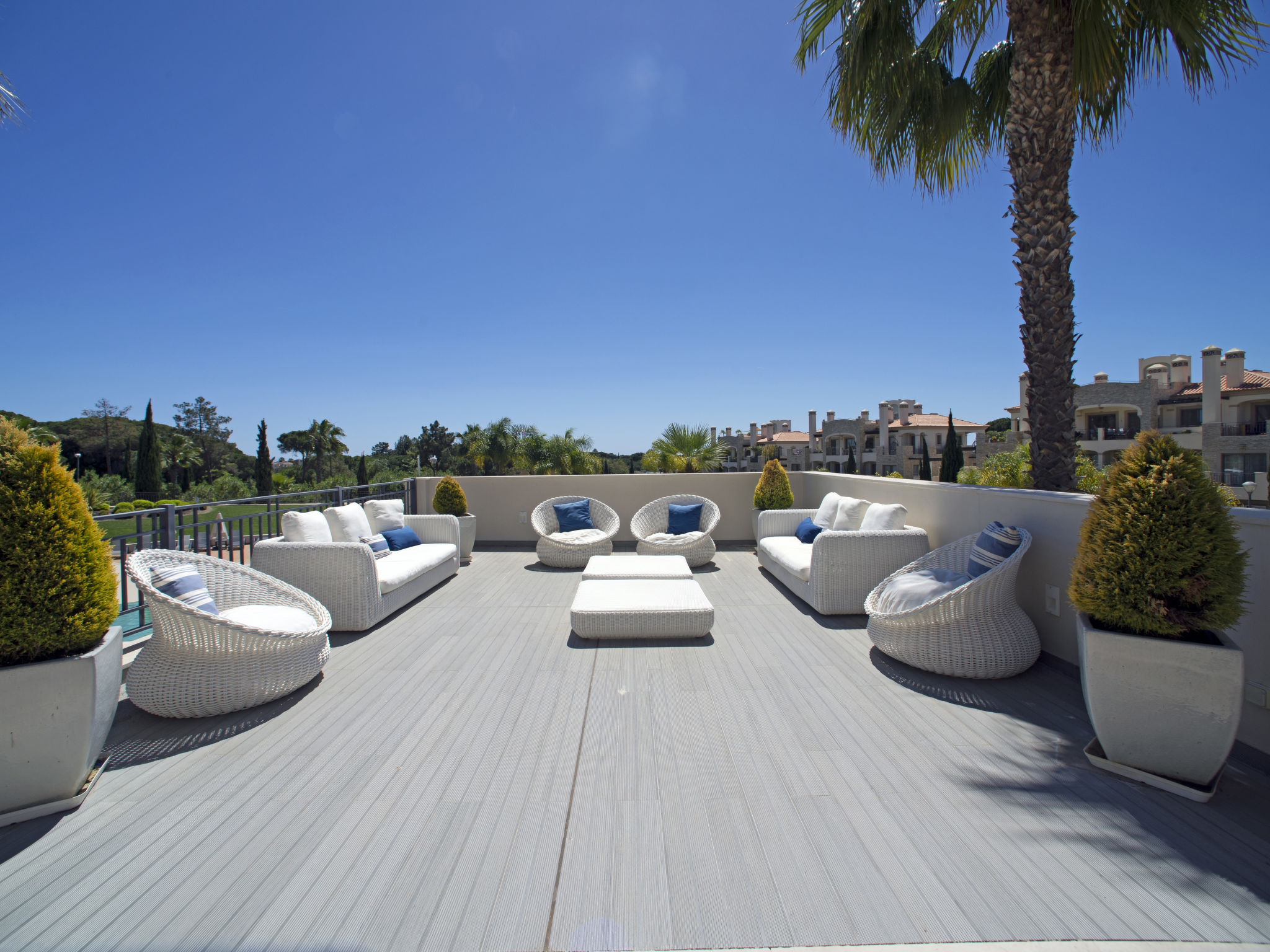 Pine Hills Turquesa-Draußen