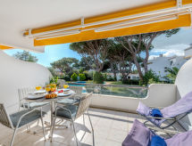 Zonnig appartement aan de golfbaan in Vilamoura, met zwembad en tuin - thumbnail 1