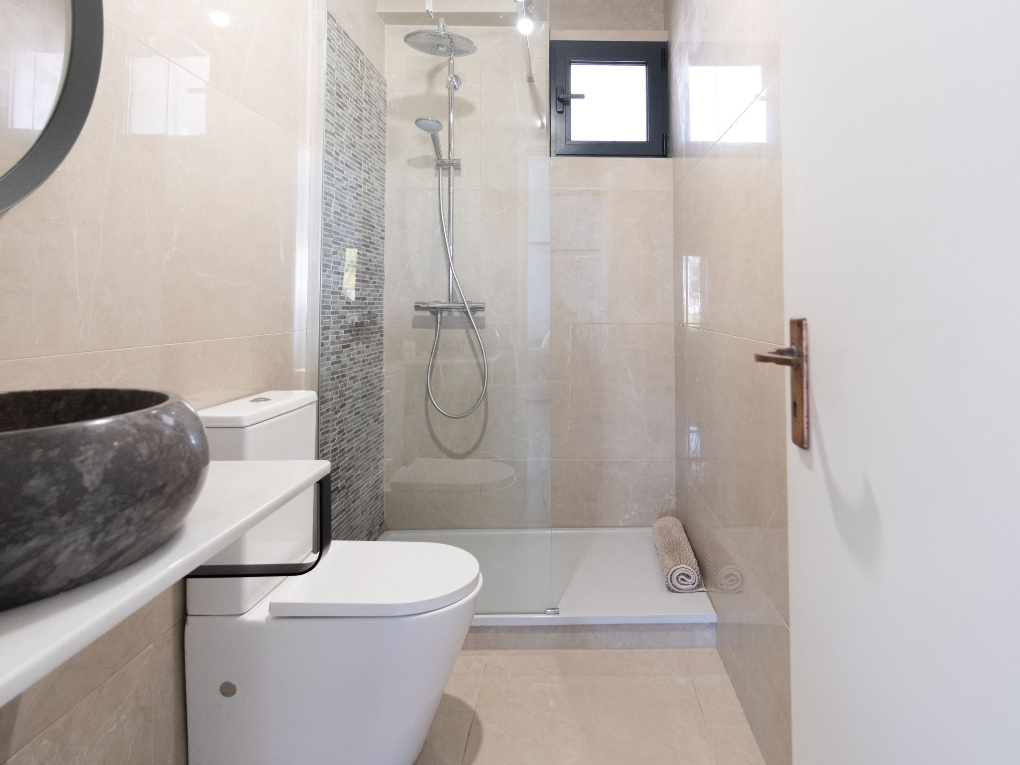 Unknown Accommodation-Binnen