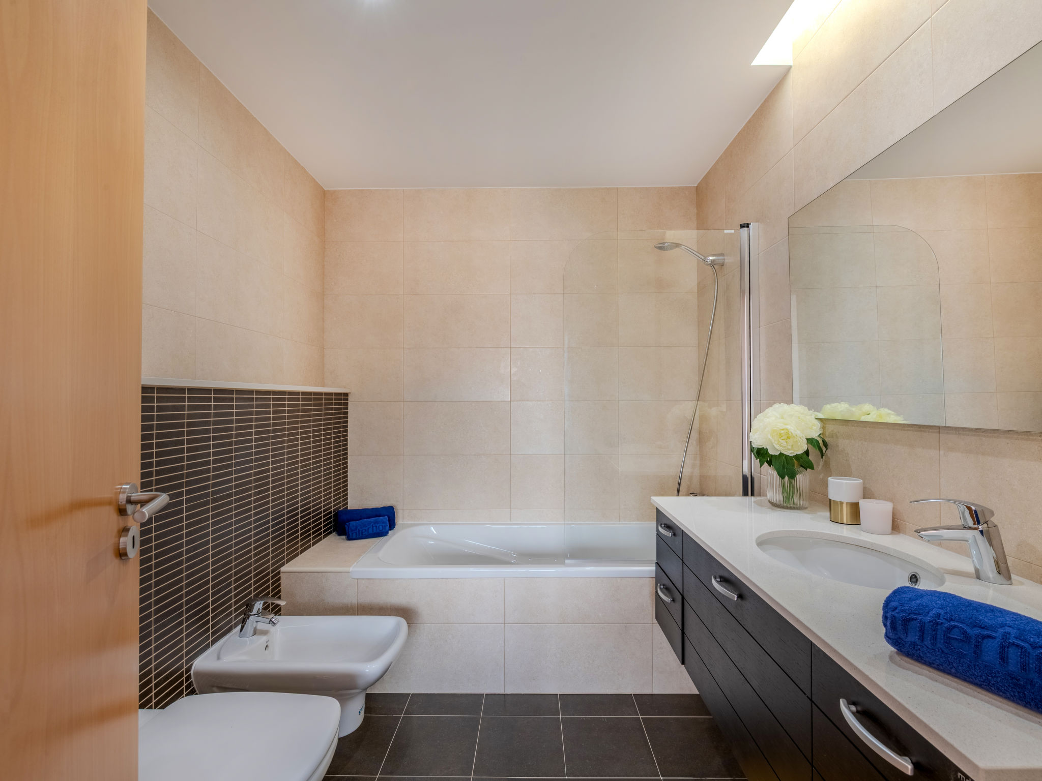 Photo of Colina View