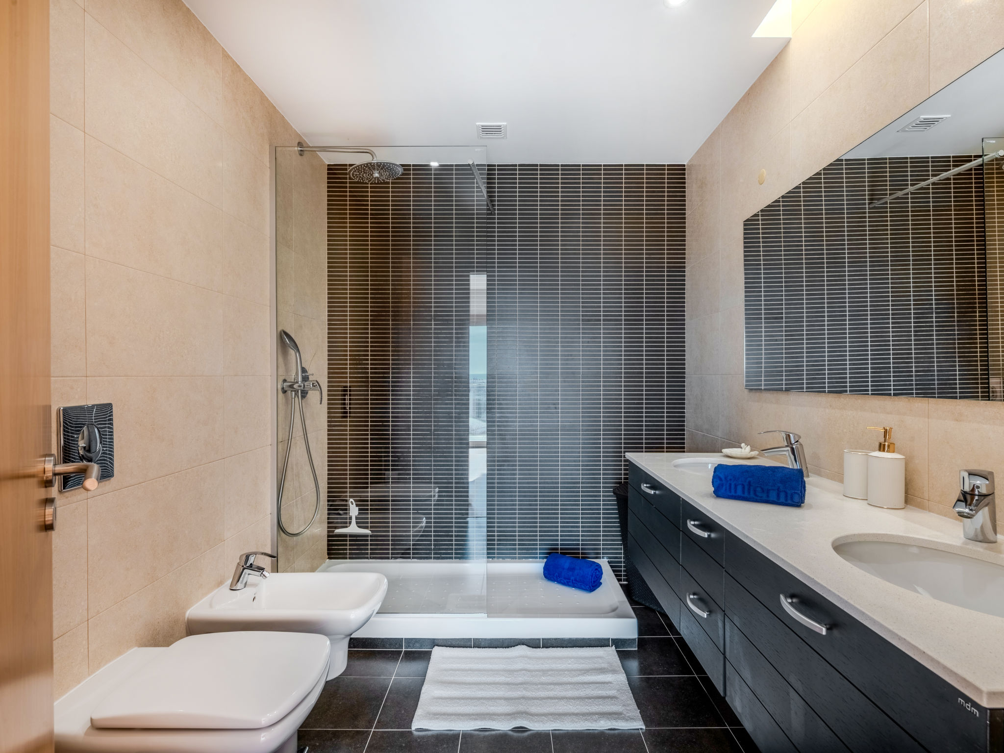 Photo of Colina View