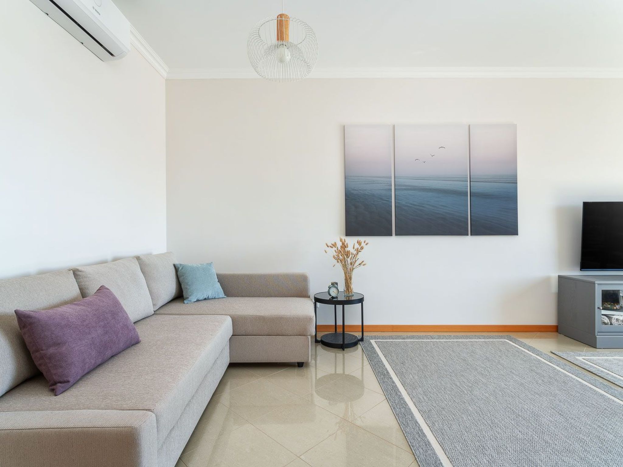 "Elena 2" mit Blick auf das Wasser-Image-tags.info