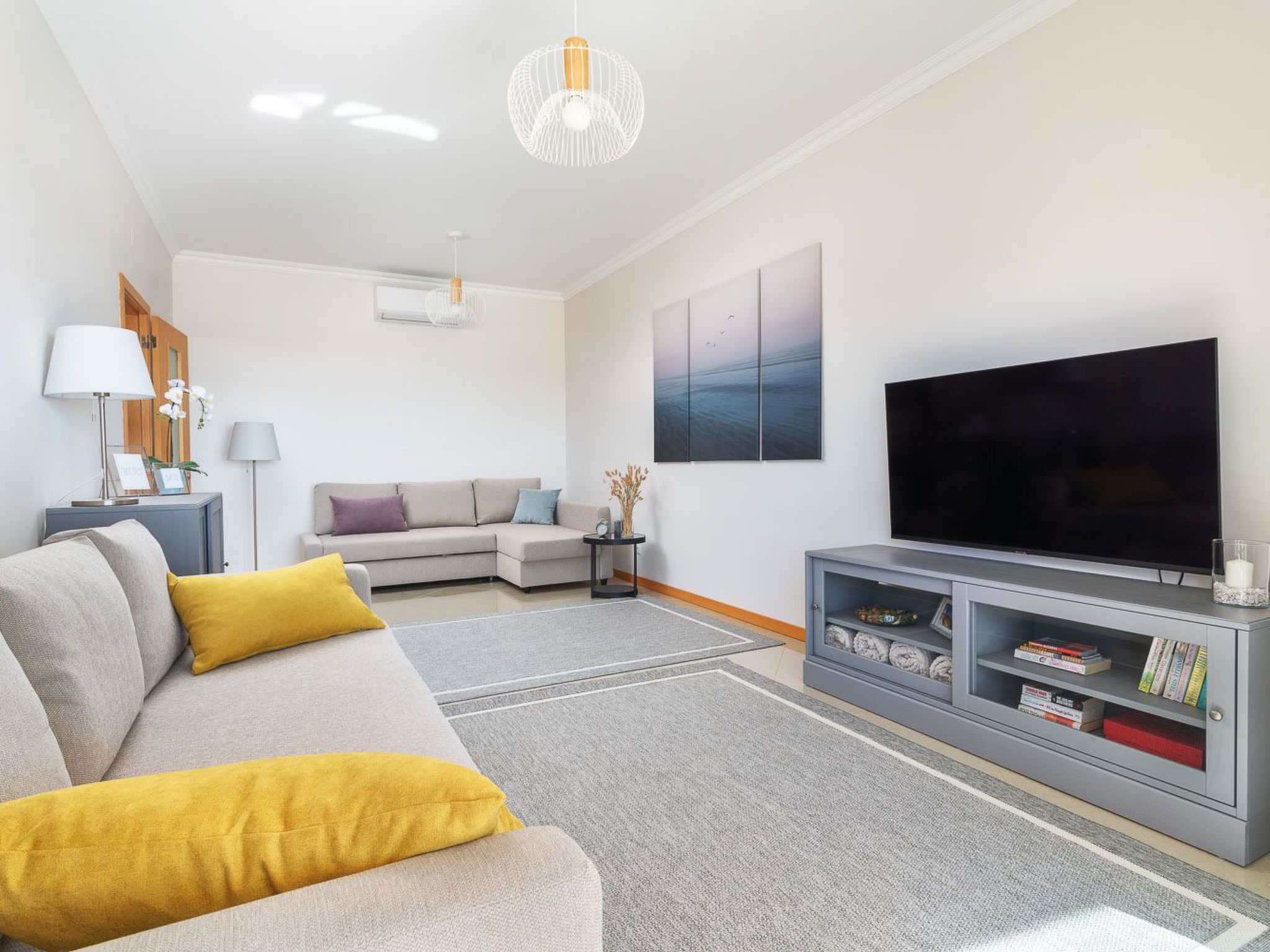 "Elena 2" mit Blick auf das Wasser-Image-tags.info