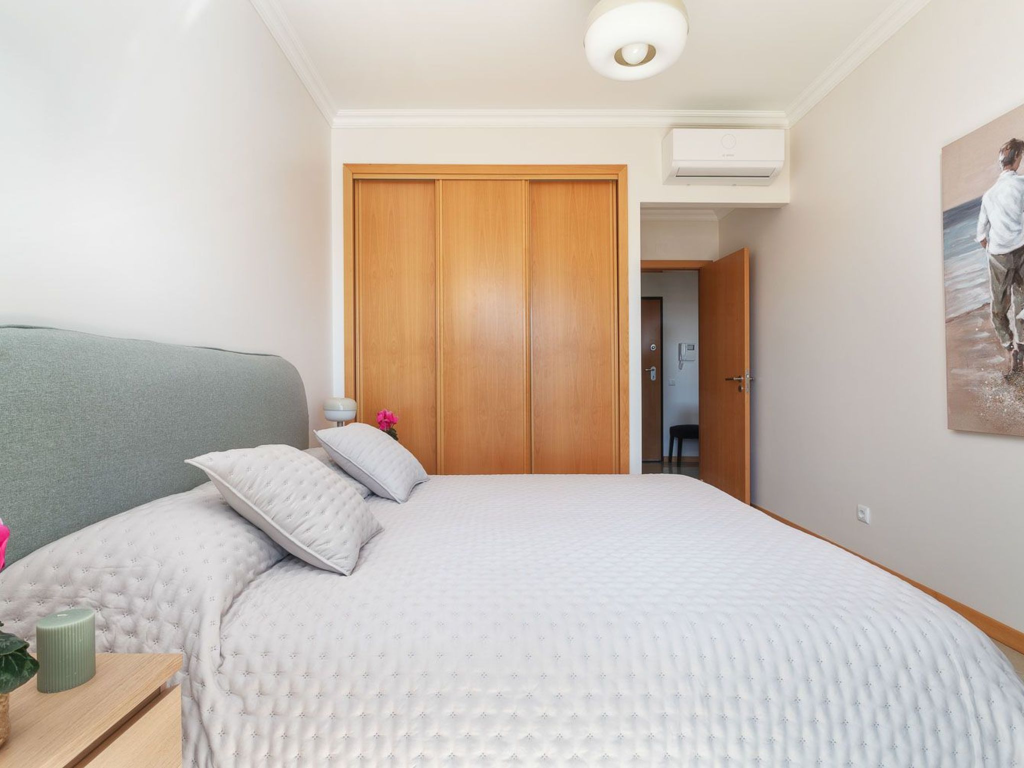 "Elena 2" mit Blick auf das Wasser-Image-tags.info