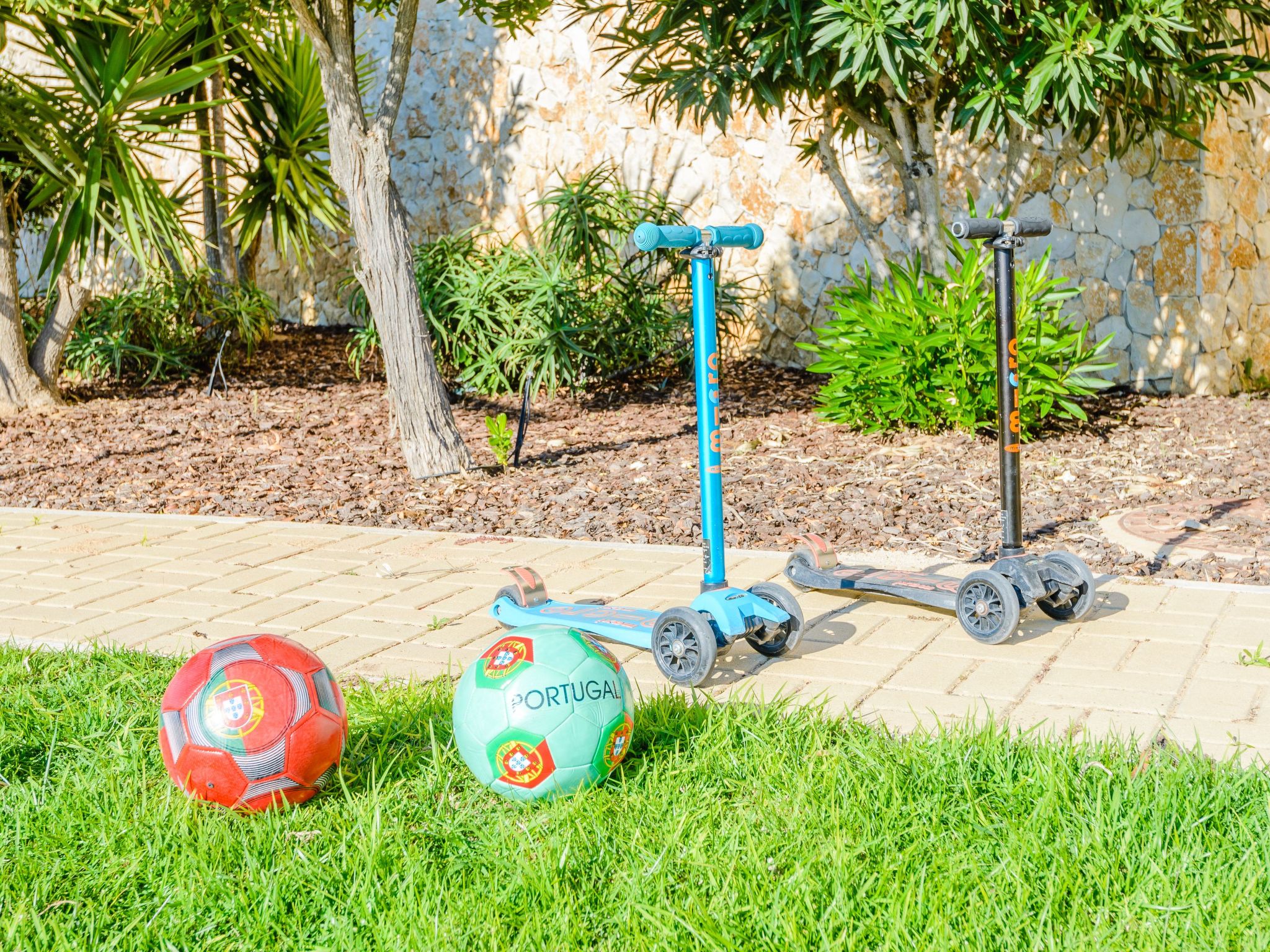 "Elena 2" mit Blick auf das Wasser-Image-tags.info