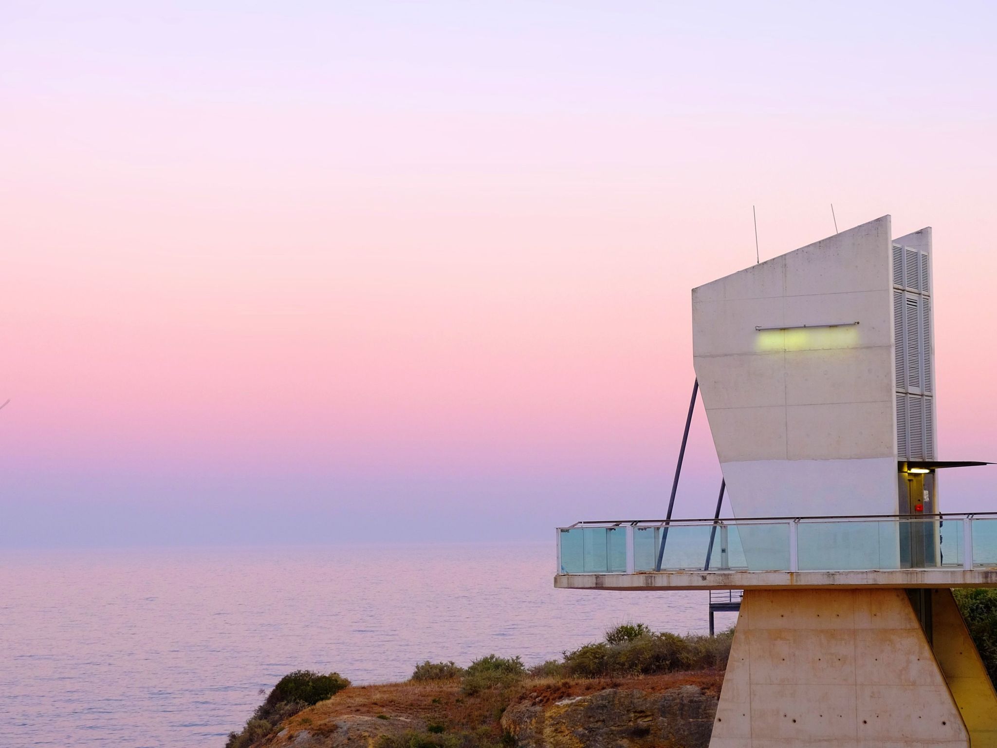 "Elena 2" mit Blick auf das Wasser-Image-tags.info