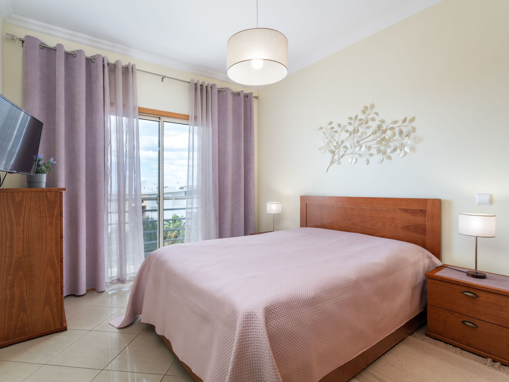 "Elena 1" mit Blick auf das Wasser