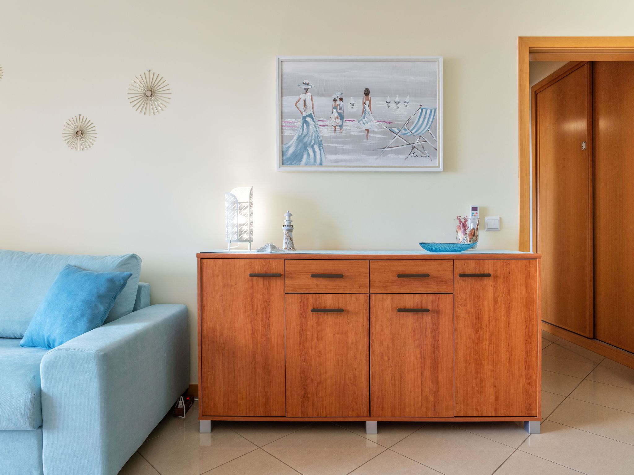 "Elena 1" mit Blick auf das Wasser-Image-tags.info