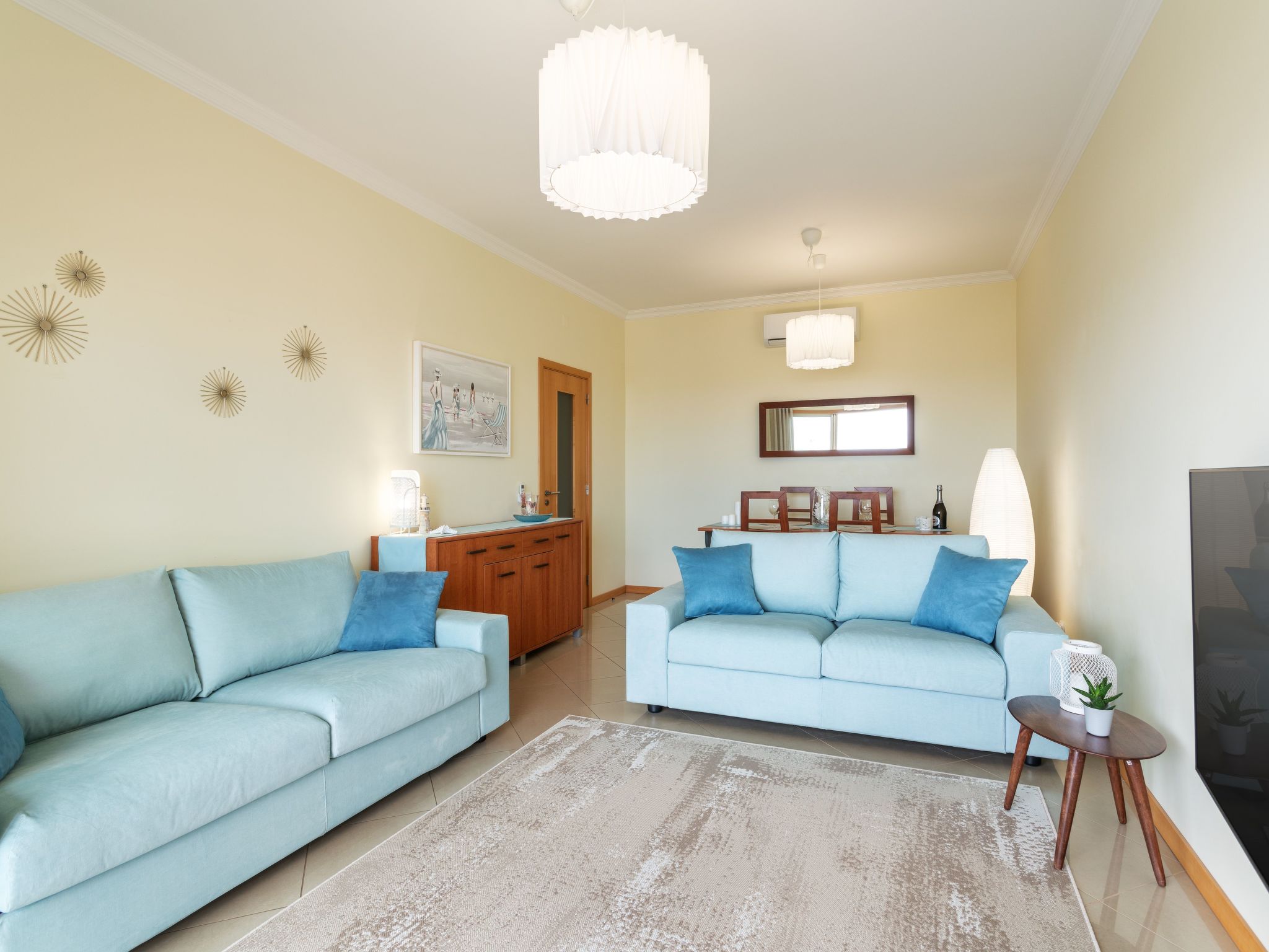 "Elena 1" mit Blick auf das Wasser-Image-tags.info