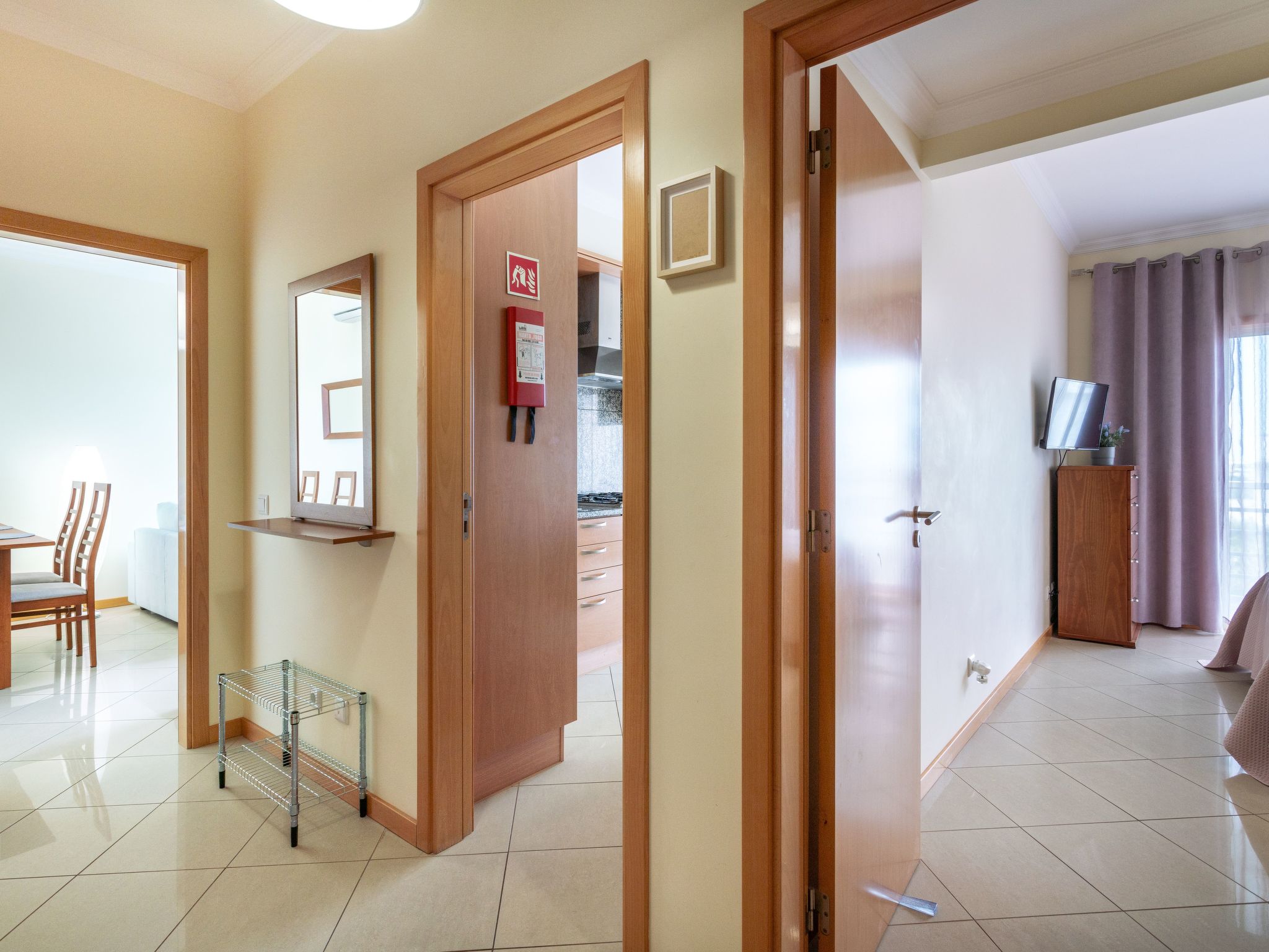 "Elena 1" mit Blick auf das Wasser-Image-tags.info