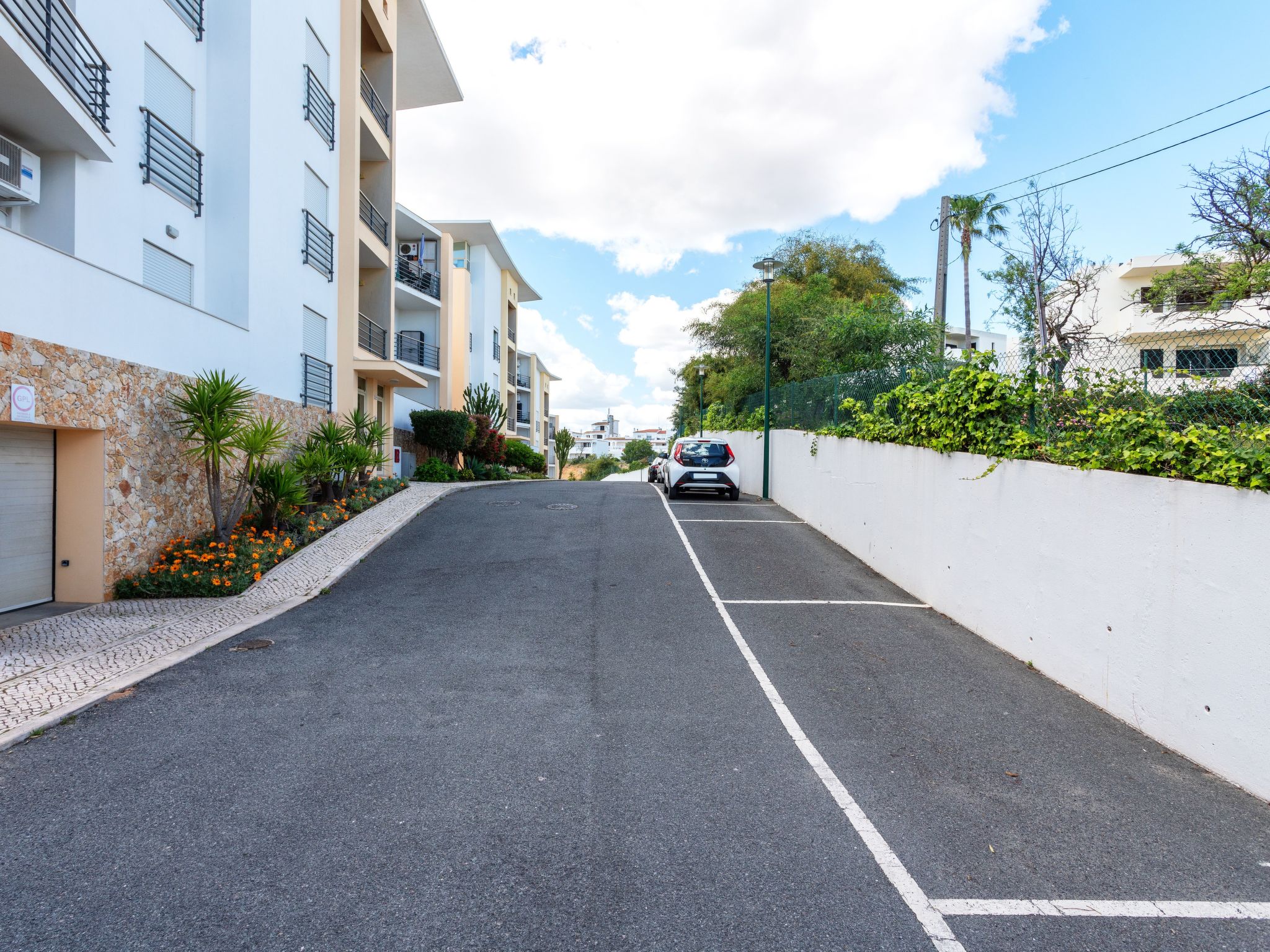 "Elena 1" mit Blick auf das Wasser-Image-tags.info