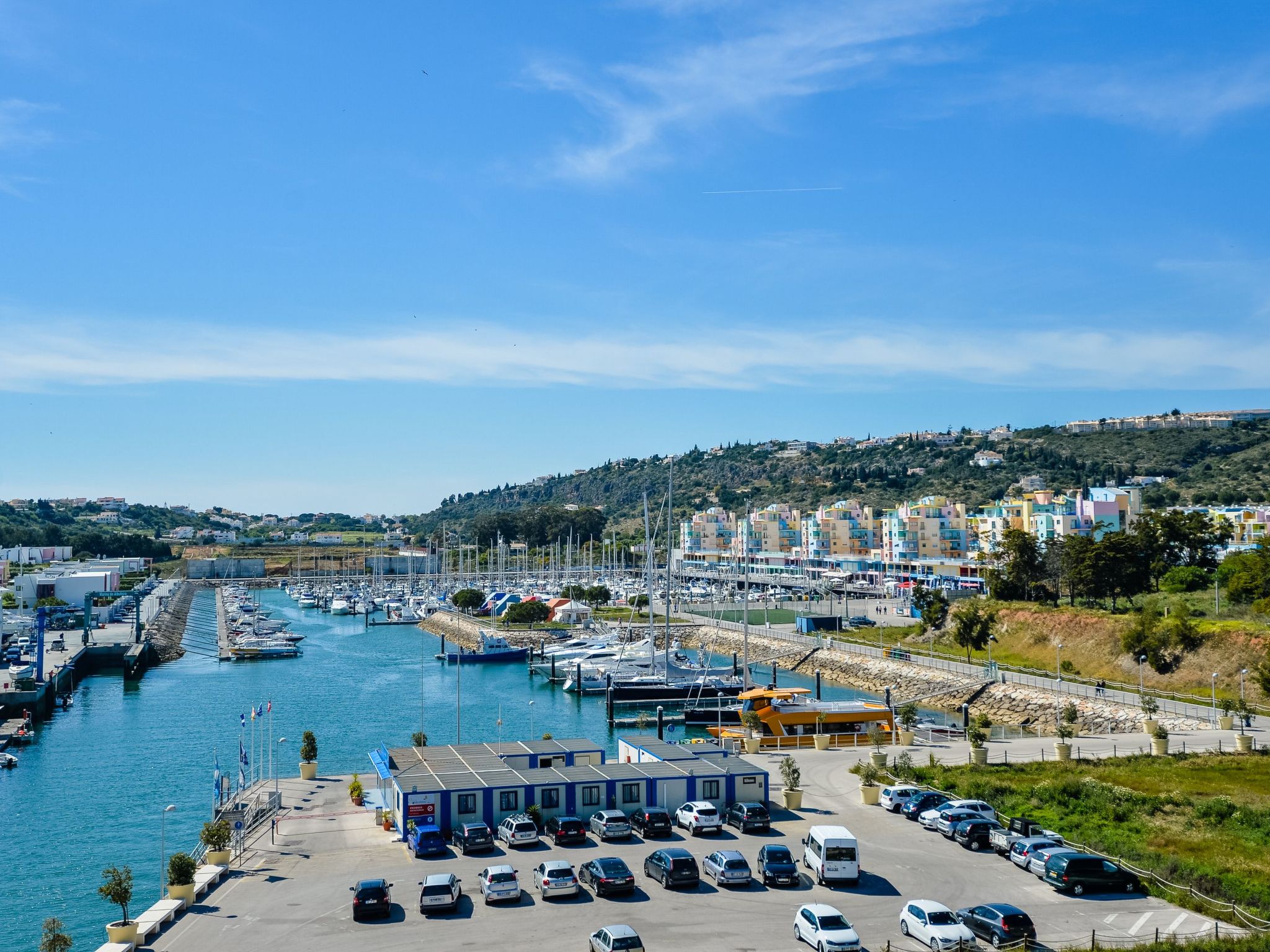 "Elena 1" mit Blick auf das Wasser-Image-tags.info