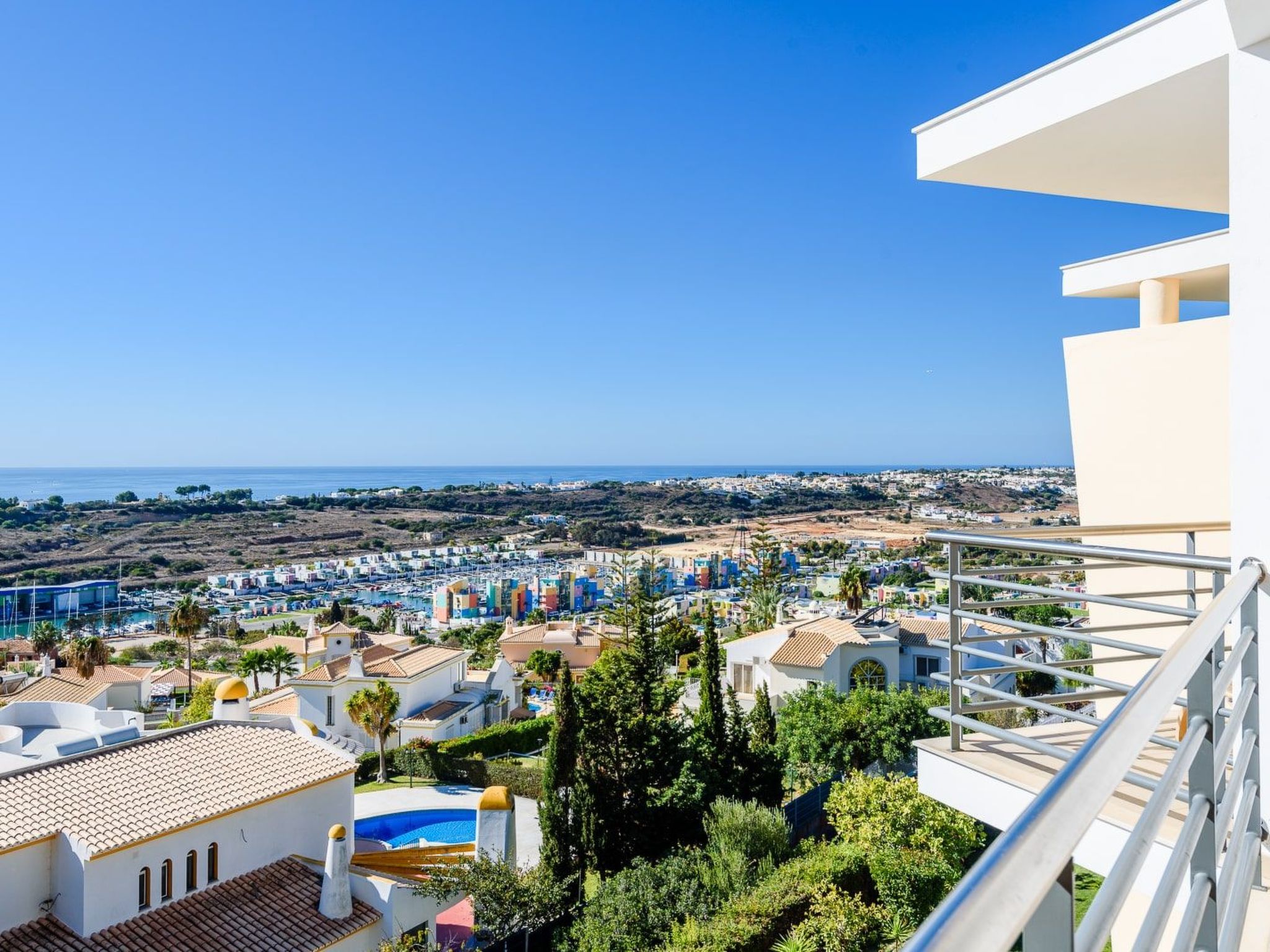 "Blue" mit Infinity Pool