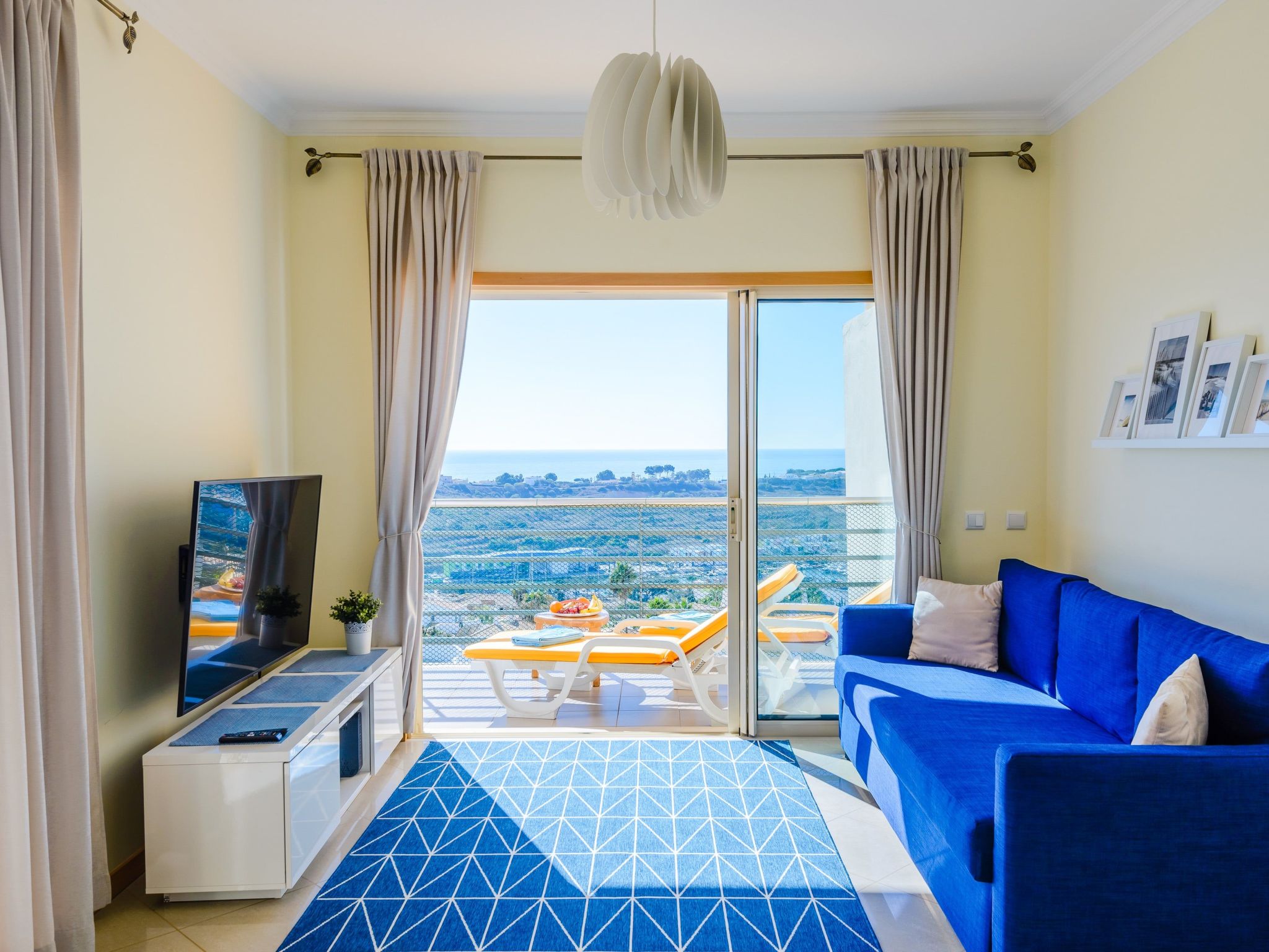 "Blue" mit Infinity Pool-Image-tags.info