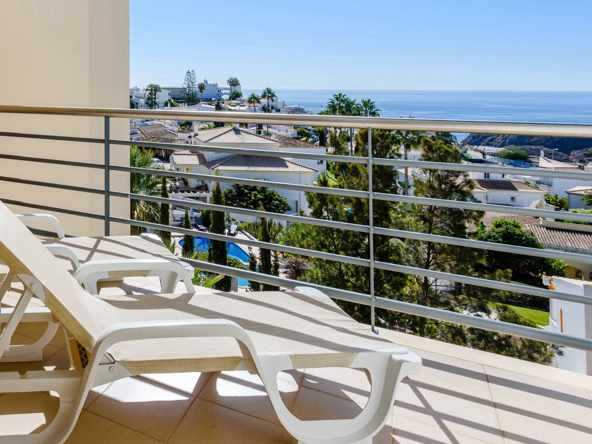 "Blue" mit Infinity Pool-Image-tags.info