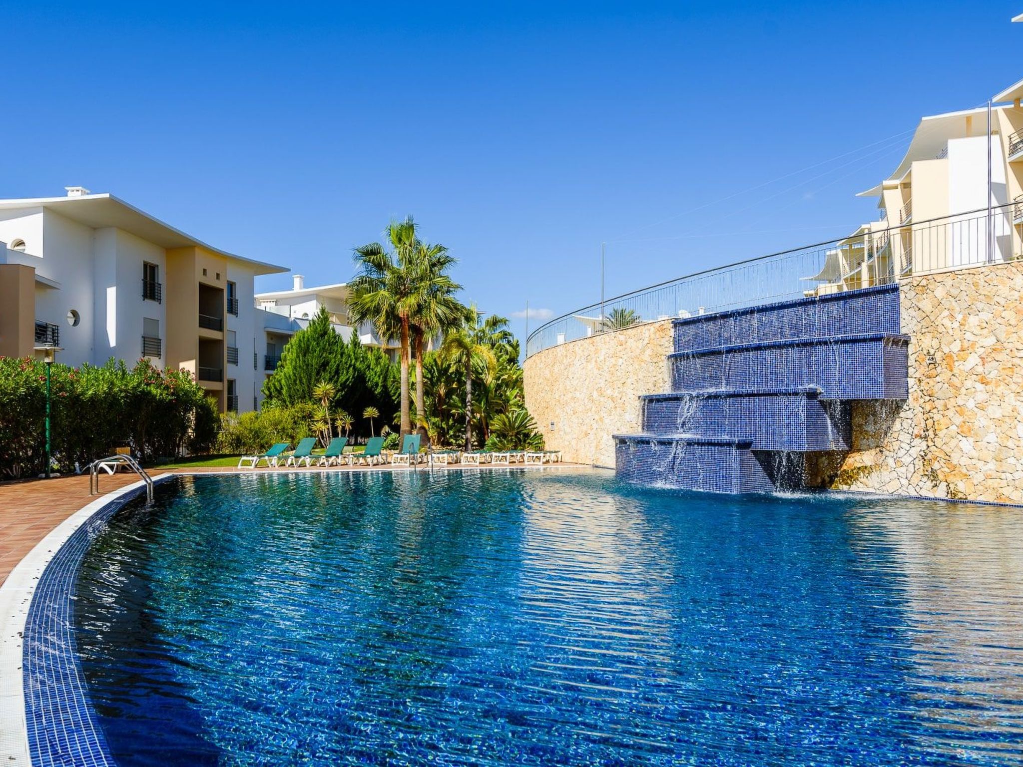 "Blue" mit Infinity Pool-Image-tags.info