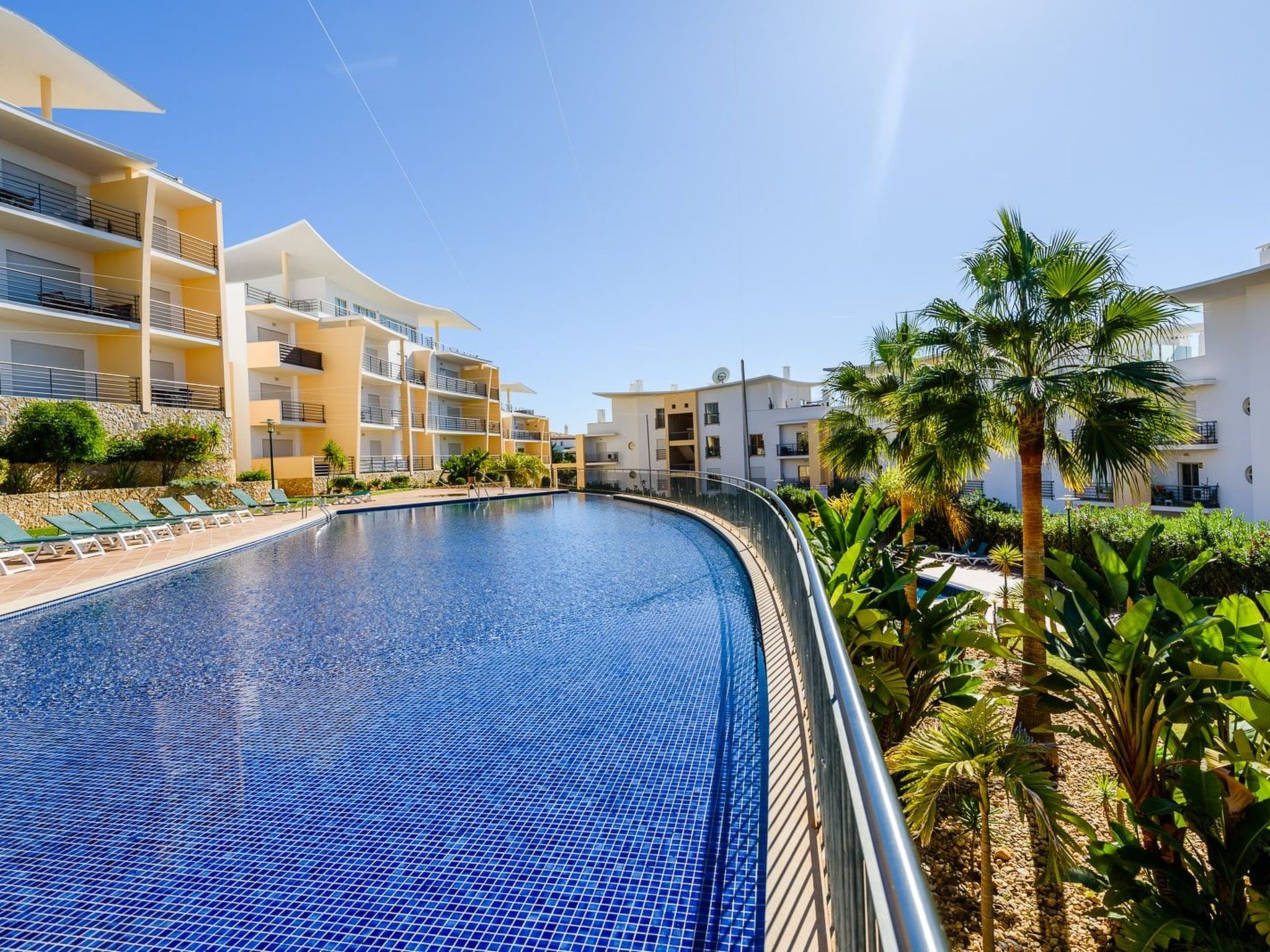 "Blue" mit Infinity Pool-Image-tags.info