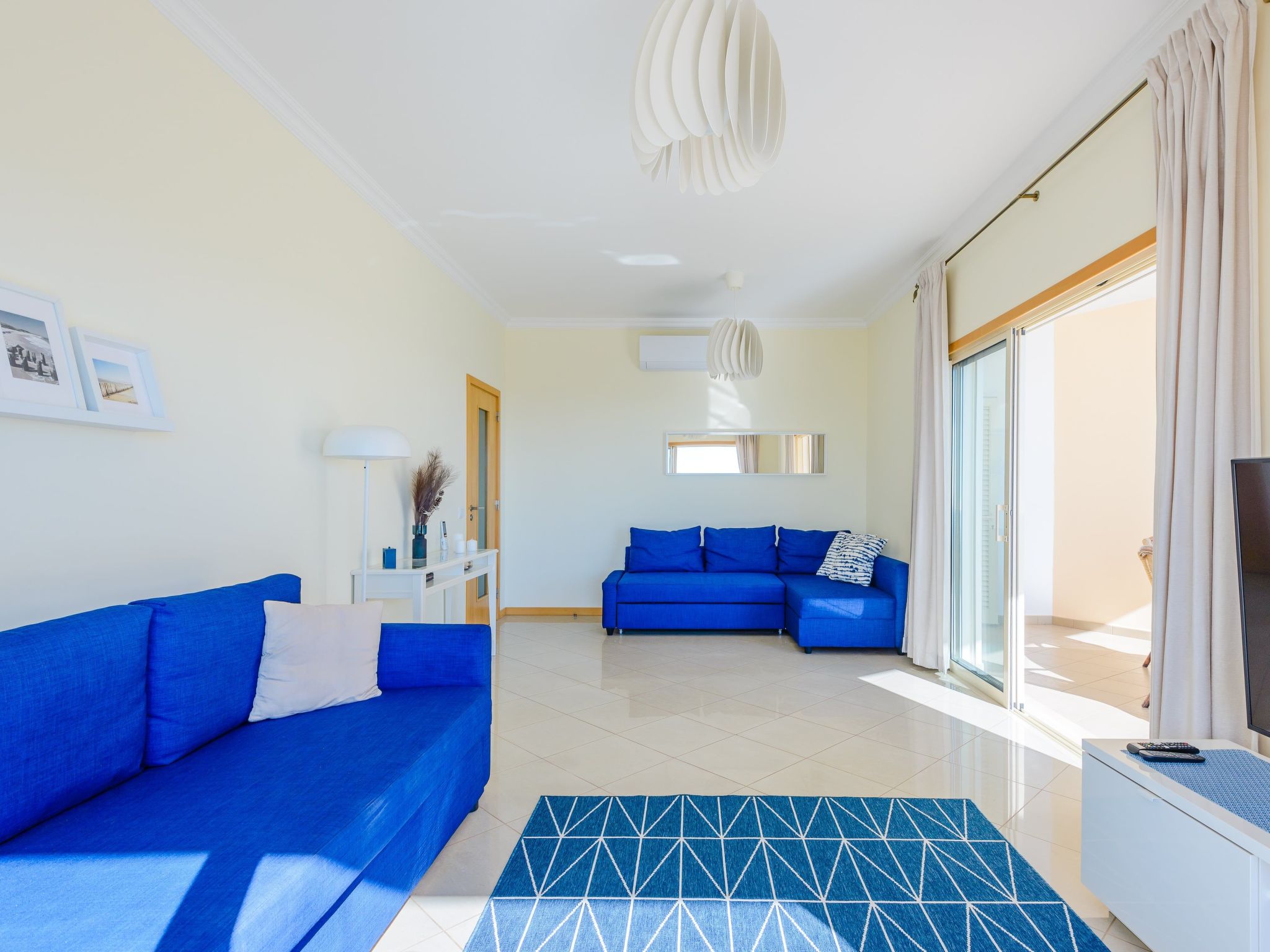 "Blue" mit Infinity Pool-Image-tags.info