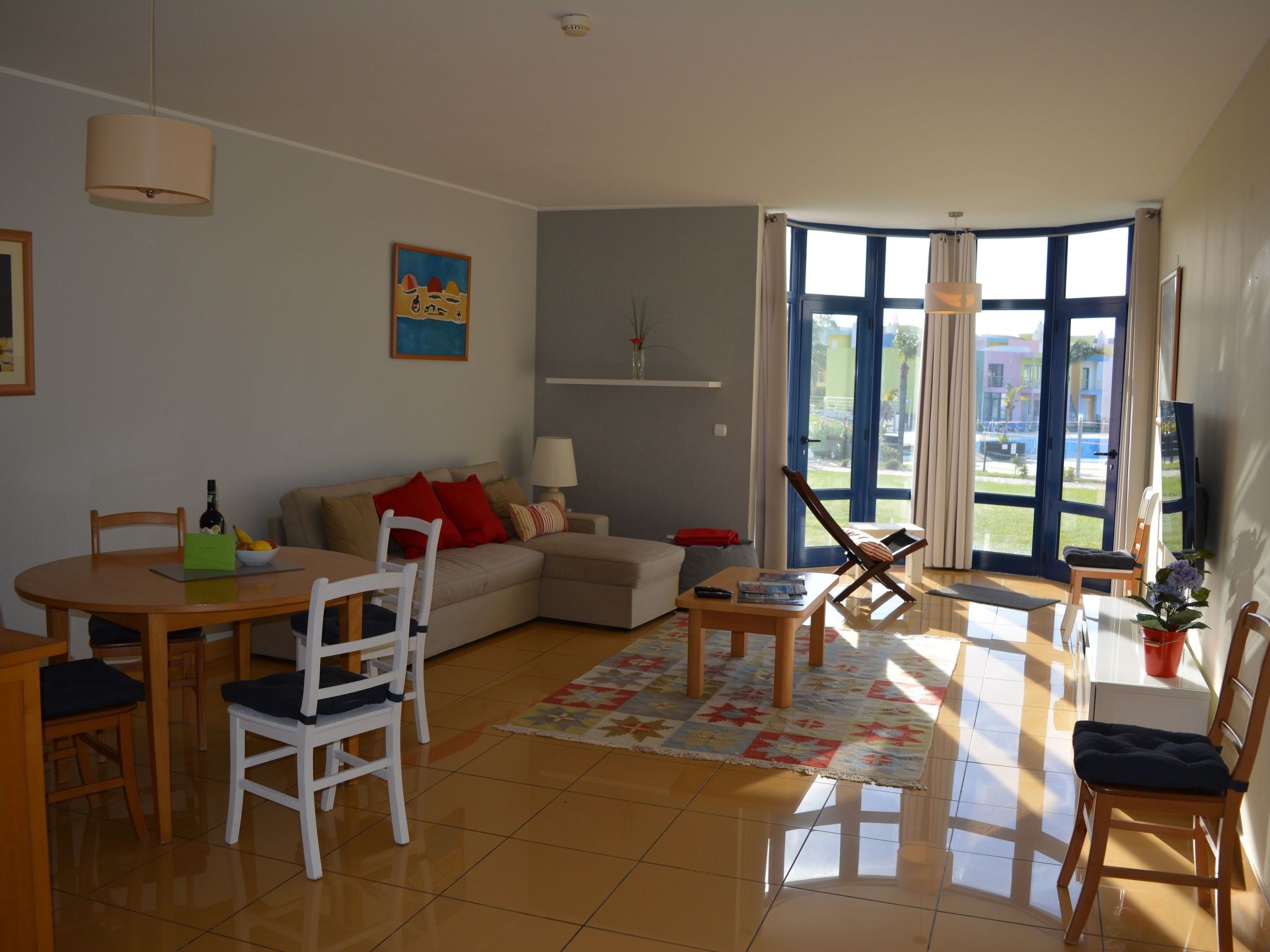 Photo of Zwei-Bett-Apartment mit großem Pool