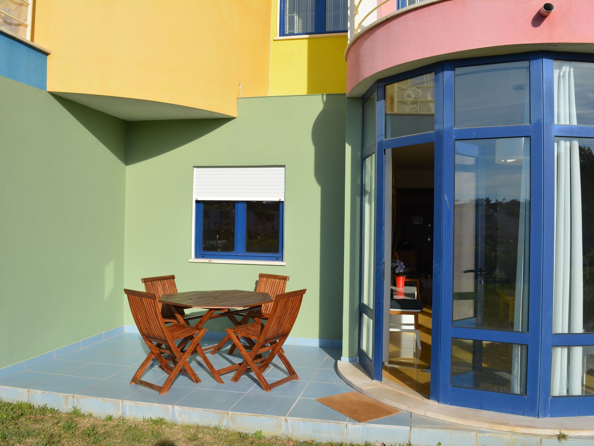 Photo of Zwei-Bett-Apartment mit großem Pool