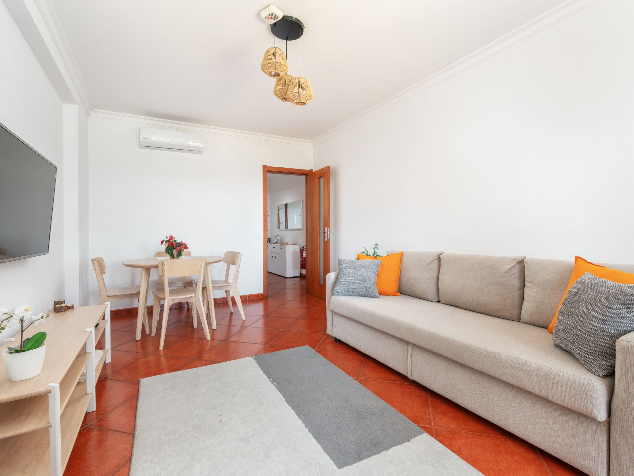 Wohnung mit Terrasse und 2 Schwimmbecken-Image-tags.info